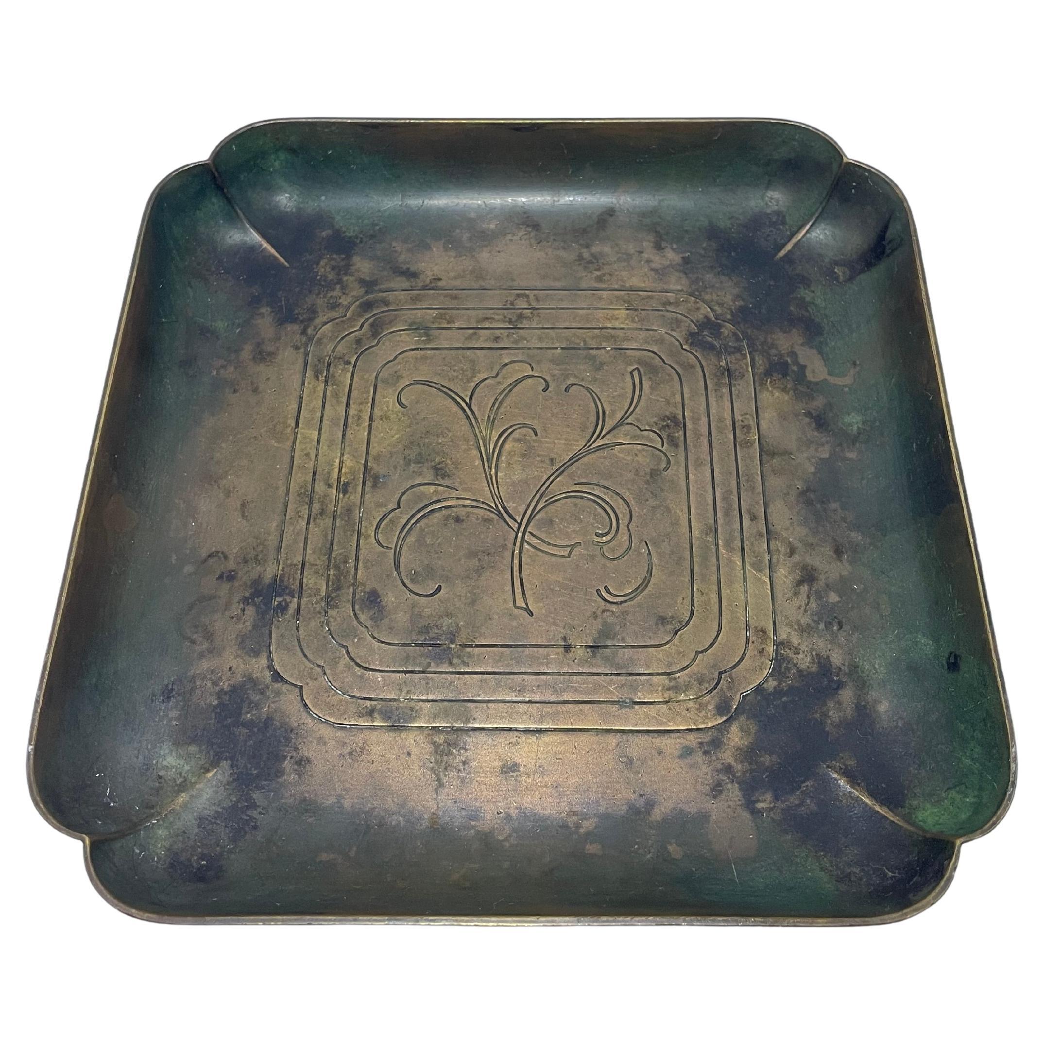 Cenicero cuadrado de bronce con motivo floral grabado GAB Sweden, mediados del siglo XXX en venta