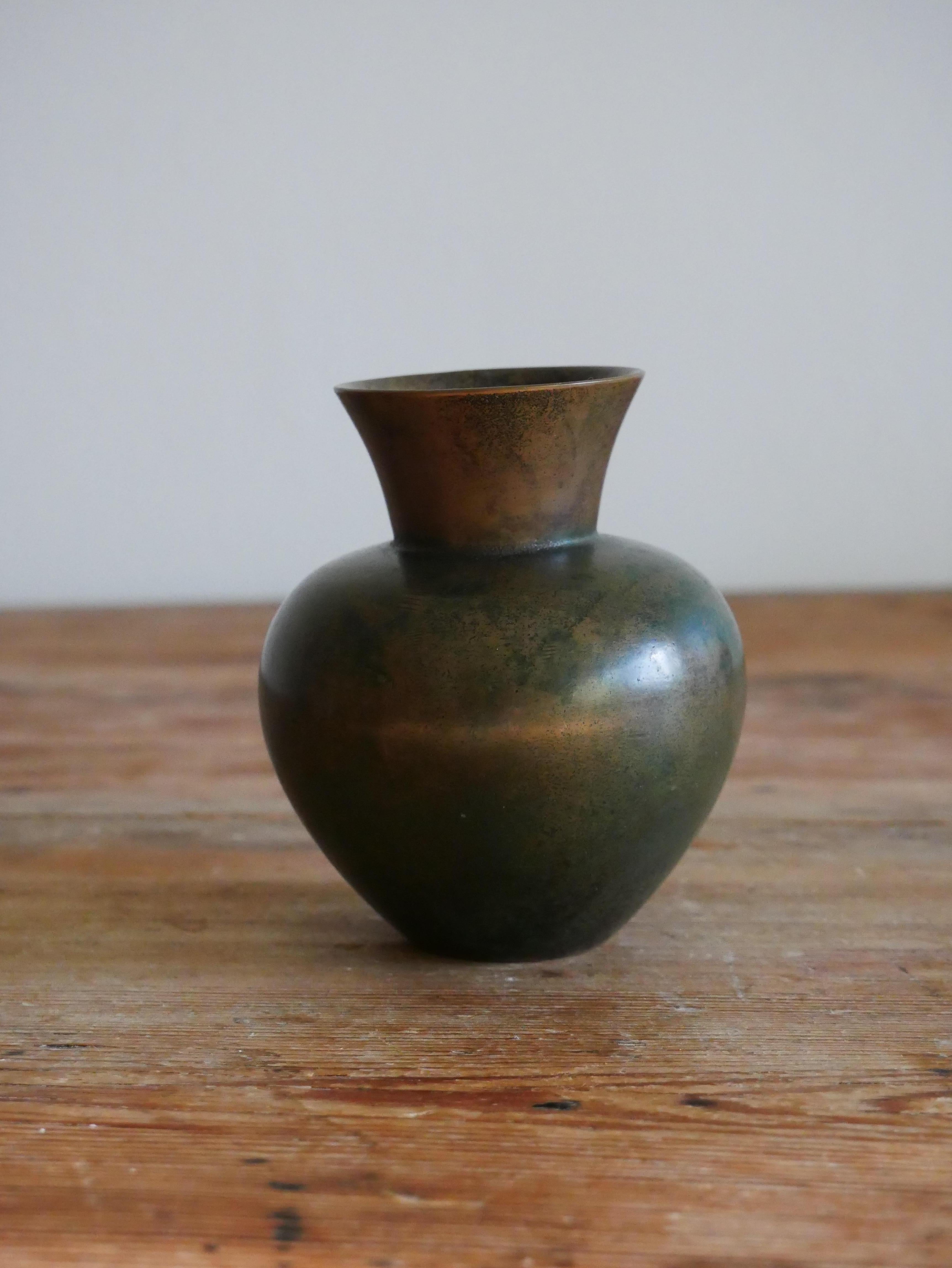GAB Guldsmedsaktiebolaget, Vase, Bronze, Sweden, 1930s In Good Condition For Sale In Farsta, SE