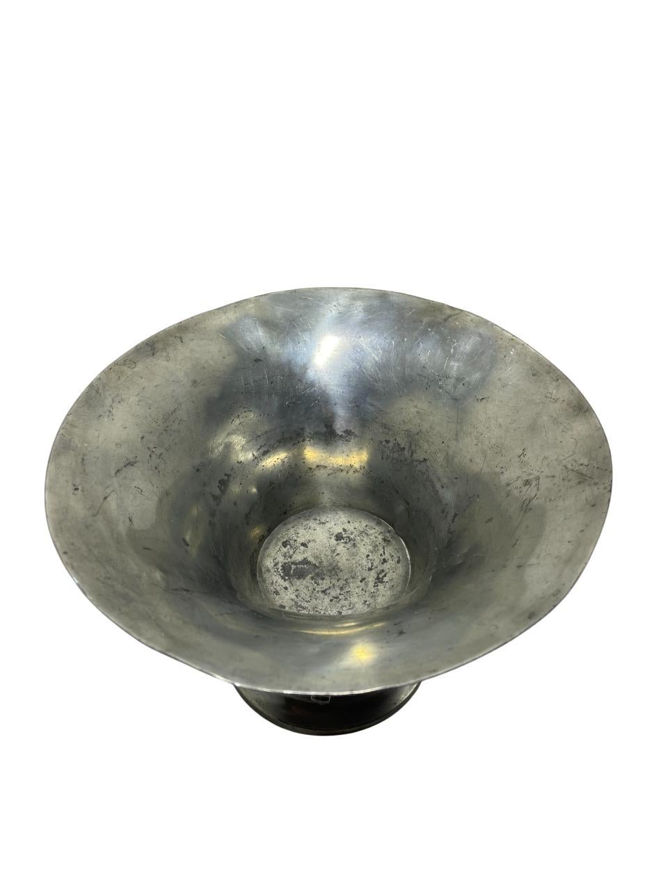 GAB Pewter - Decorative pewter bowl - Swedish Modern 1930's In Fair Condition For Sale In Stockholm, SE