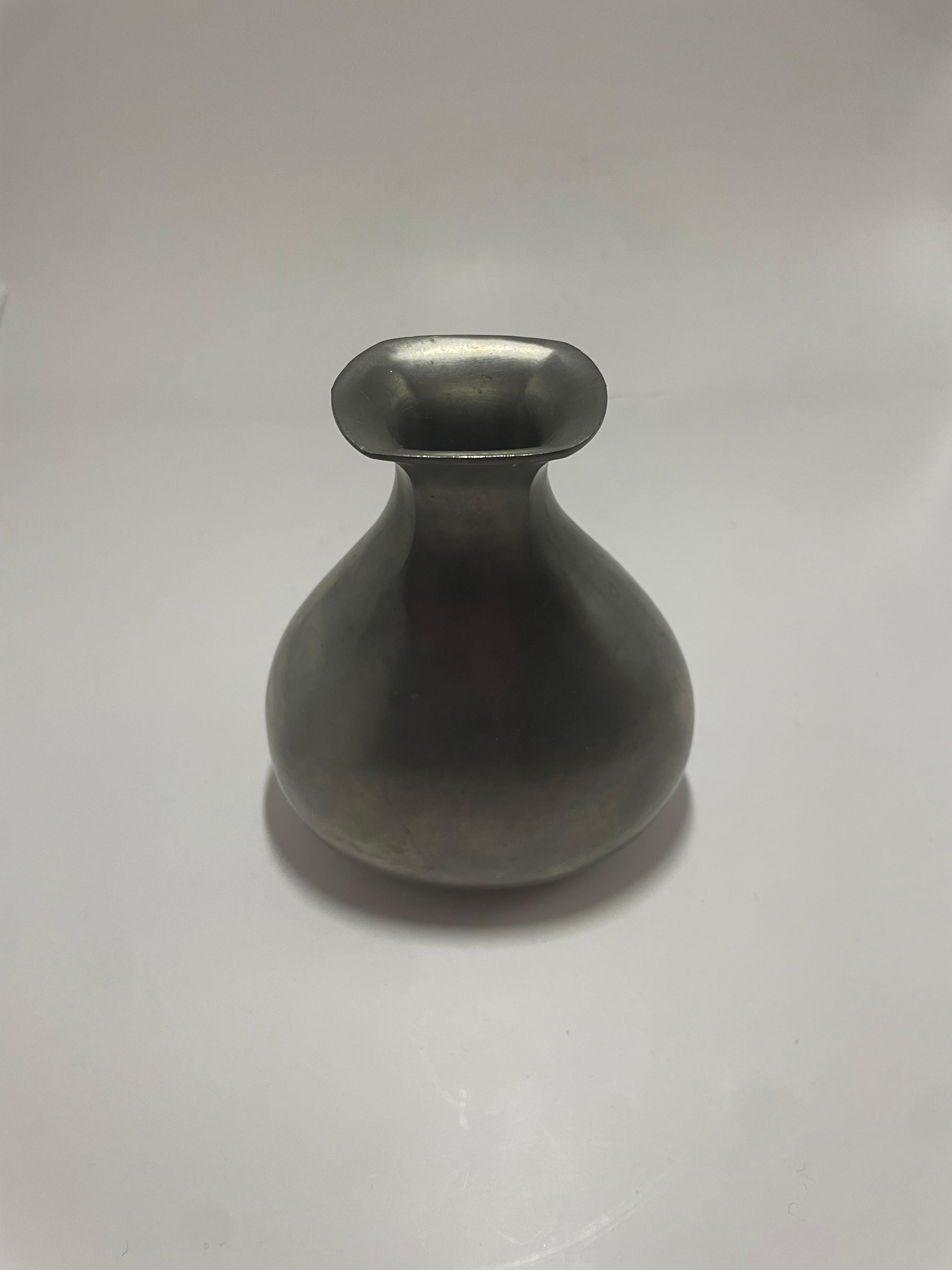 Metà XX secolo GAB Pewter Vase - Z8 in vendita