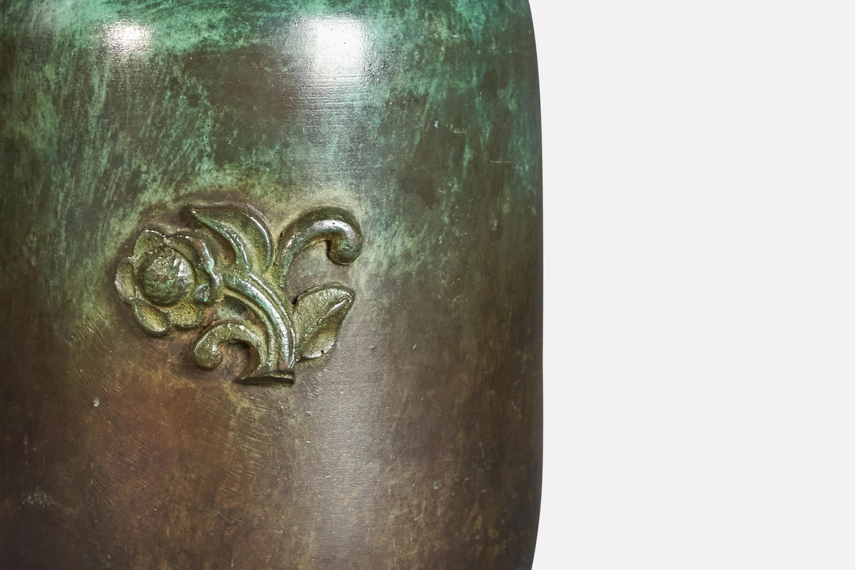 Suédois GAB, petit vase, bronze, Suède, années 1940 en vente