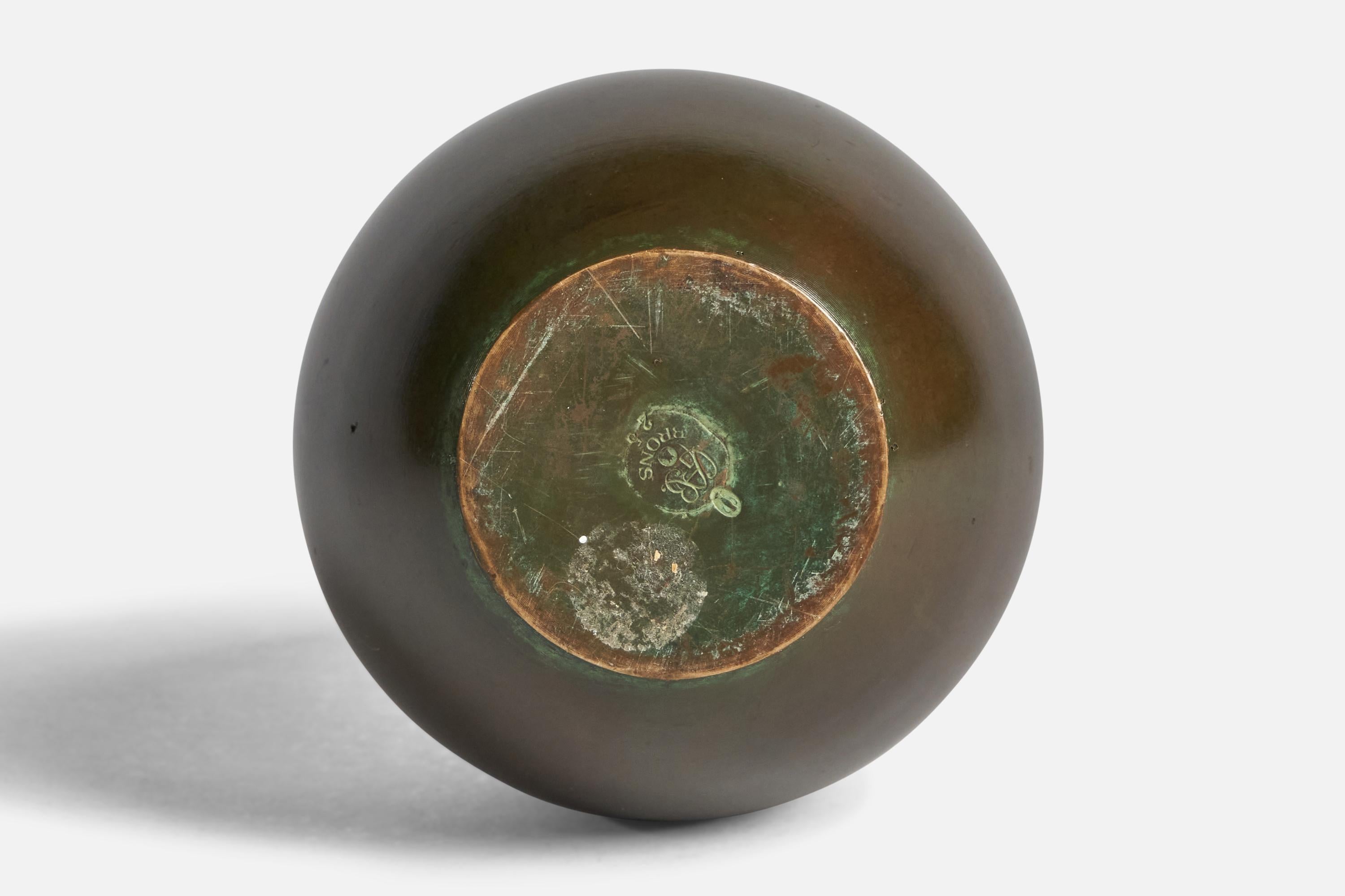 GAB, Vase, Bronze, Schweden, 1930er Jahre (Mitte des 20. Jahrhunderts) im Angebot