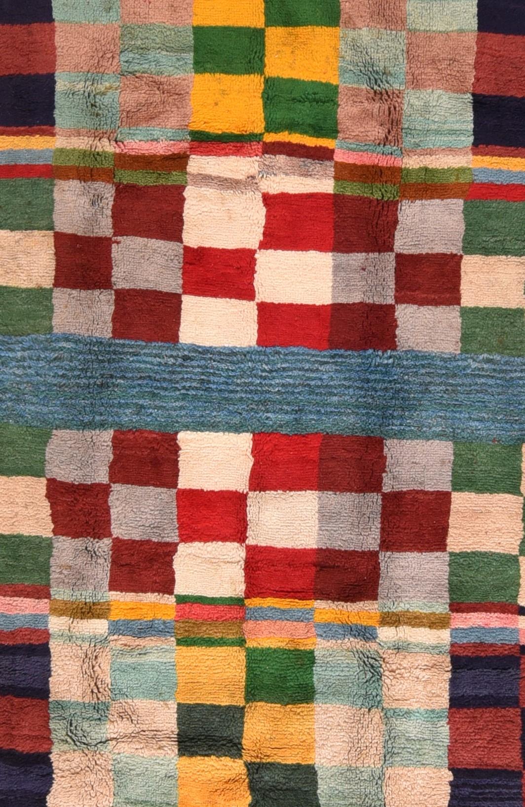 Vintage Gabbeh Rug 6'2'' x 8'5' In Excellent Condition For Sale In New York, NY