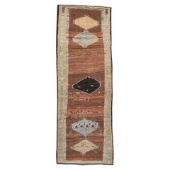 Gabbe Runner Childhood Drawing Motif
