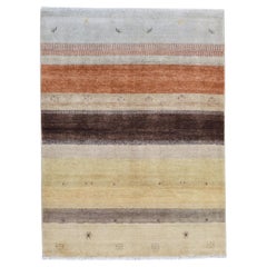 Alfombra moderna de lana a rayas en tonos tierra inspirada en Gabbeh 5'11''x8'