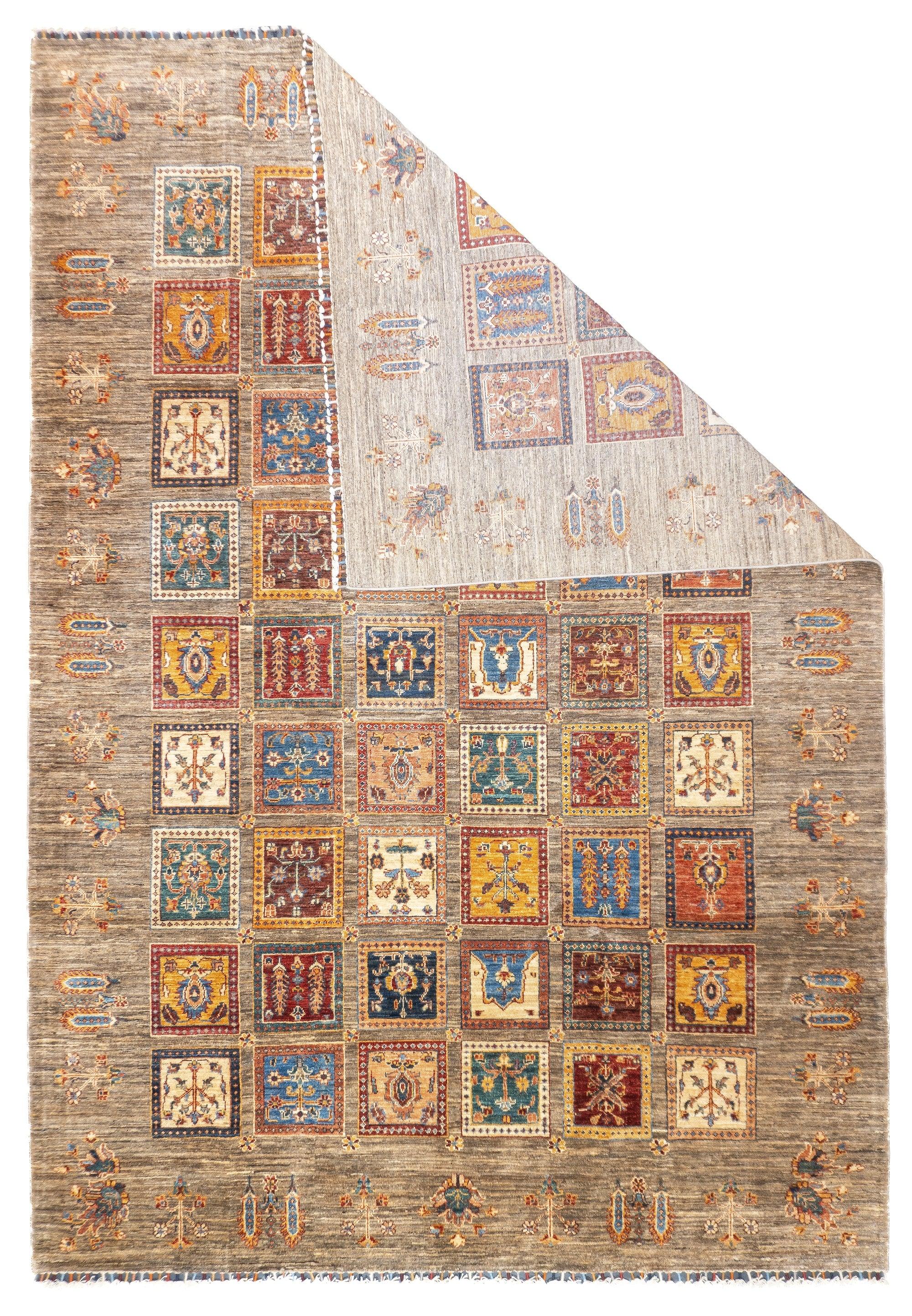 Gabbeh-Teppich 6'10'' x 9'11''. Wollflorteppiche, in der Regel in Form von Streuteppichen, die von den Gaschghai-Stämmen in Südwestpersien (Provinz Fars) gewebt werden, in mäßiger Knüpfung, einfachen Geometrien und schattenlosen Farben. Ab etwa