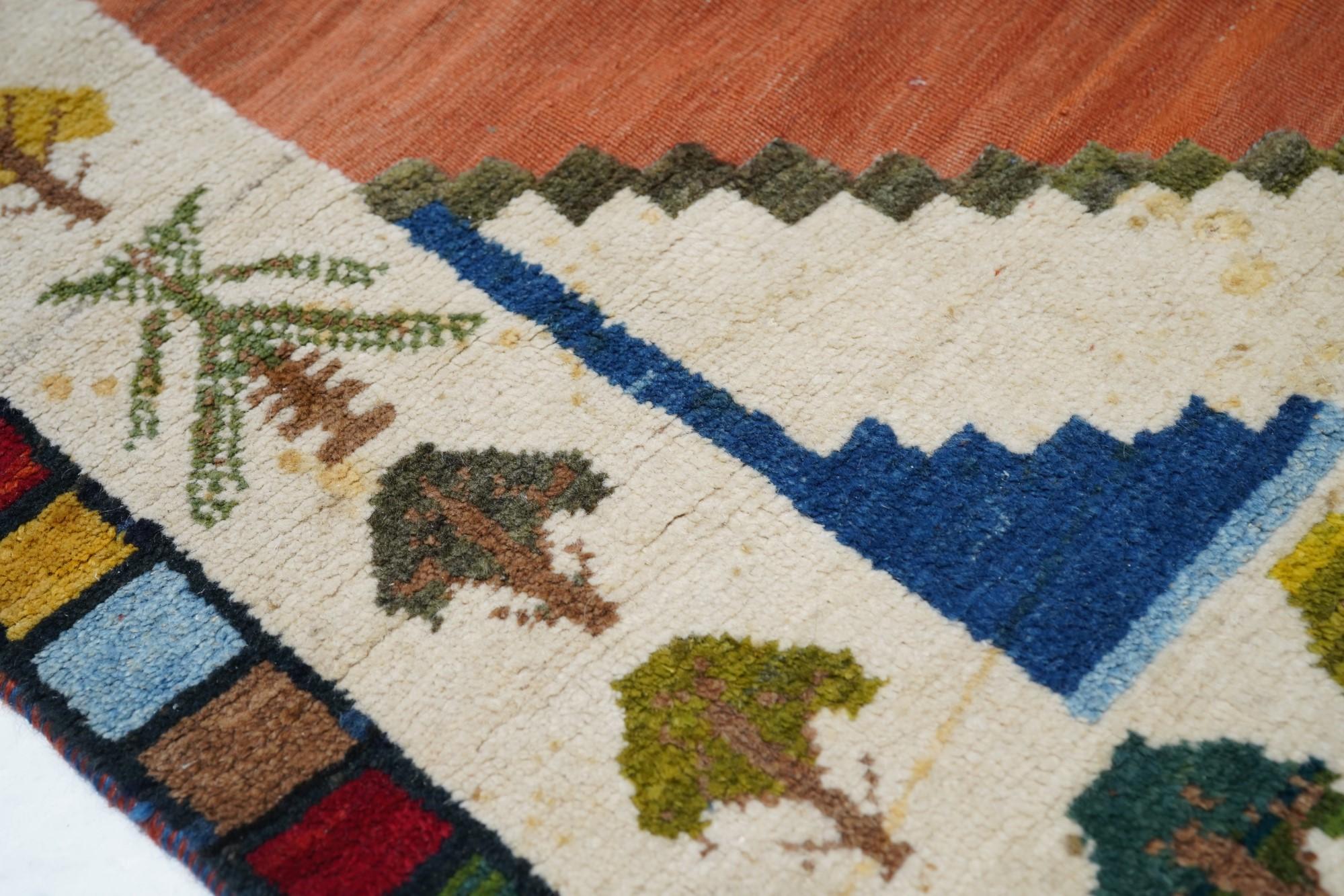 Vintage Gabbeh Rug 6'5'' x 6'7'' In Excellent Condition For Sale In New York, NY