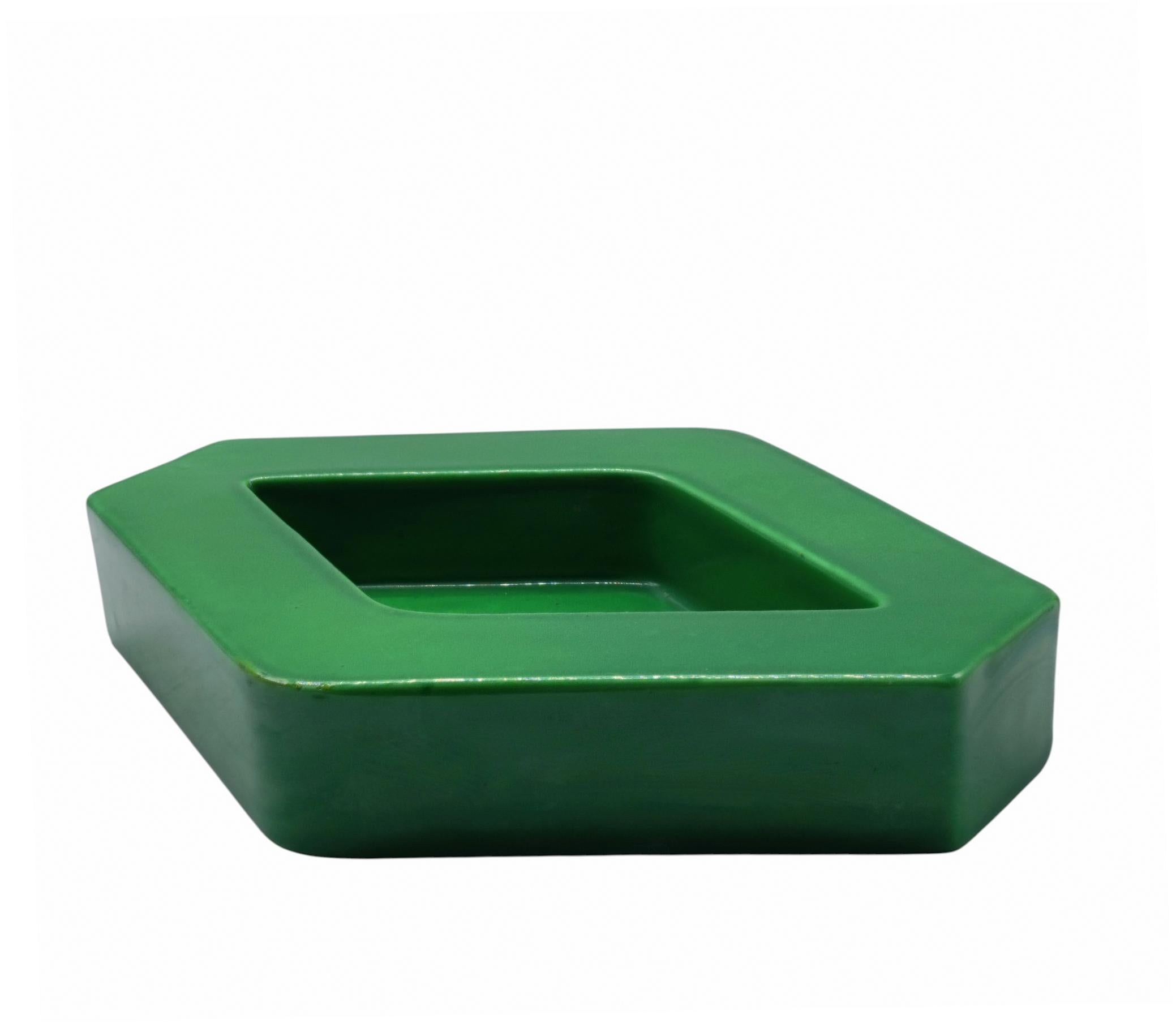 Mid-Century Modern Gabbianelli Italia Ceramiche Rare Centre de table hexagonal Vert, Italie 1970 en vente
