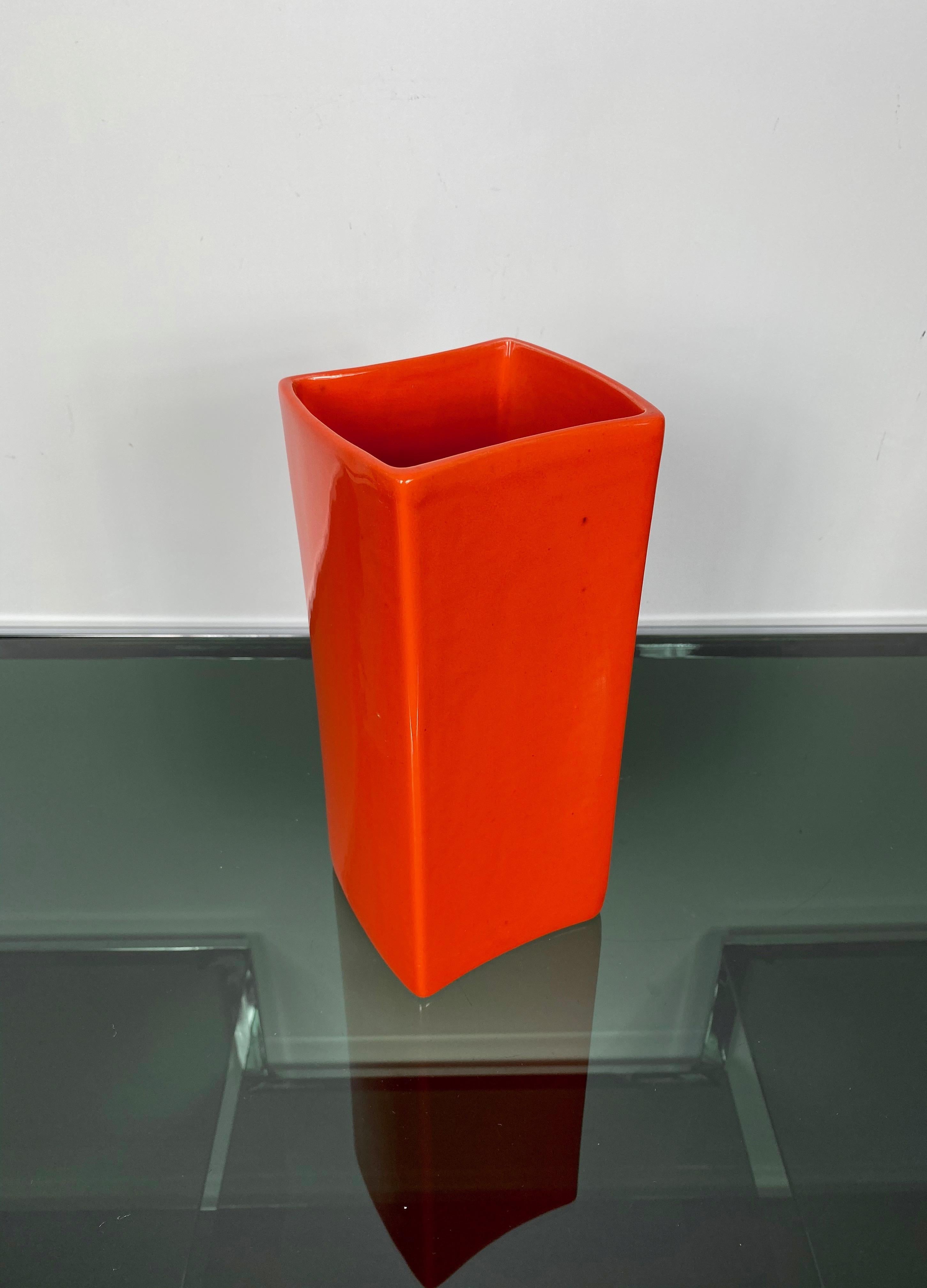 Vase en céramique orange Gabbianelli Signé:: Italie:: 1970 Bon état - En vente à Rome, IT