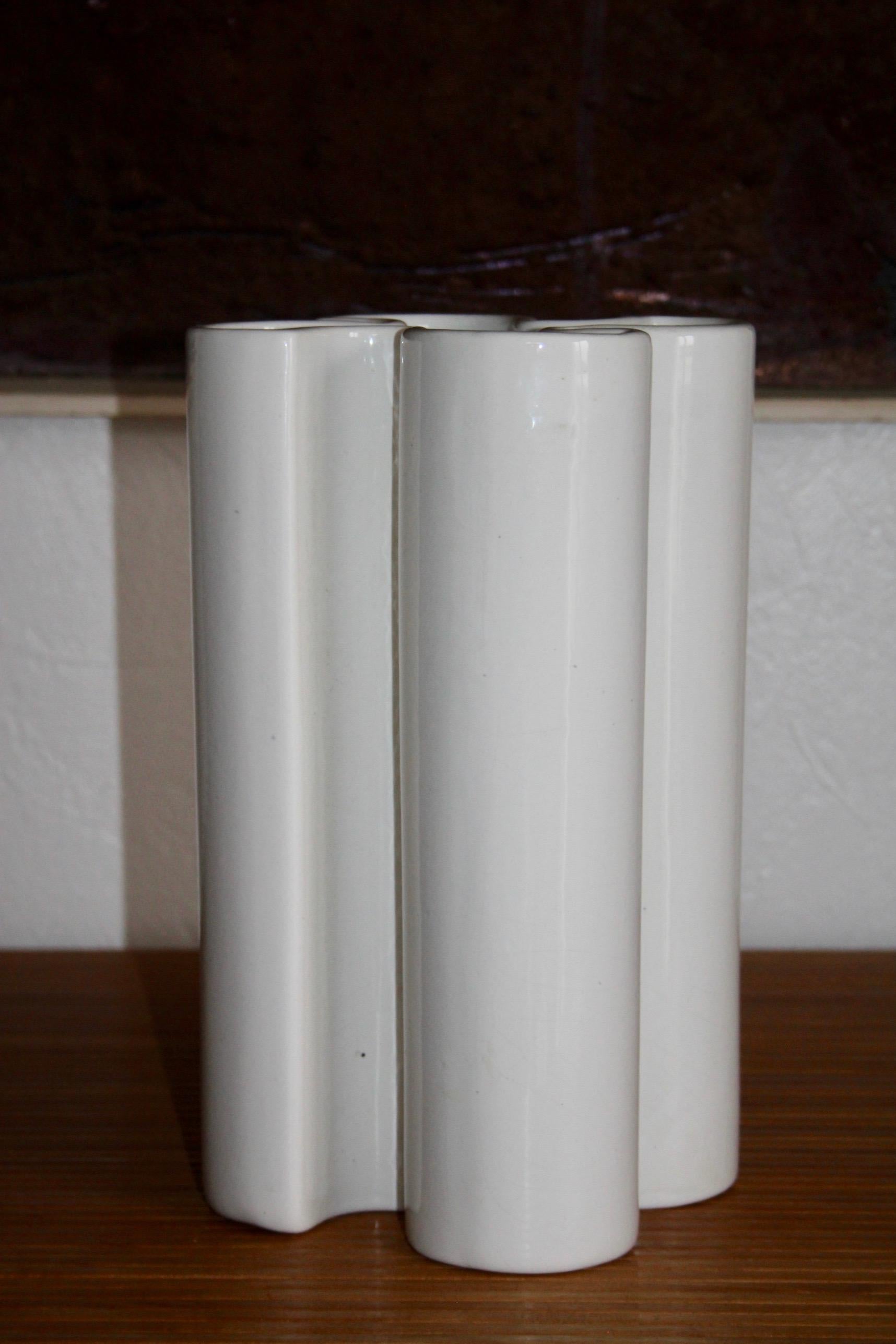 Vaso di ceramica bianca Gabbianelli In condizioni discrete in vendita a grand Lancy, CH