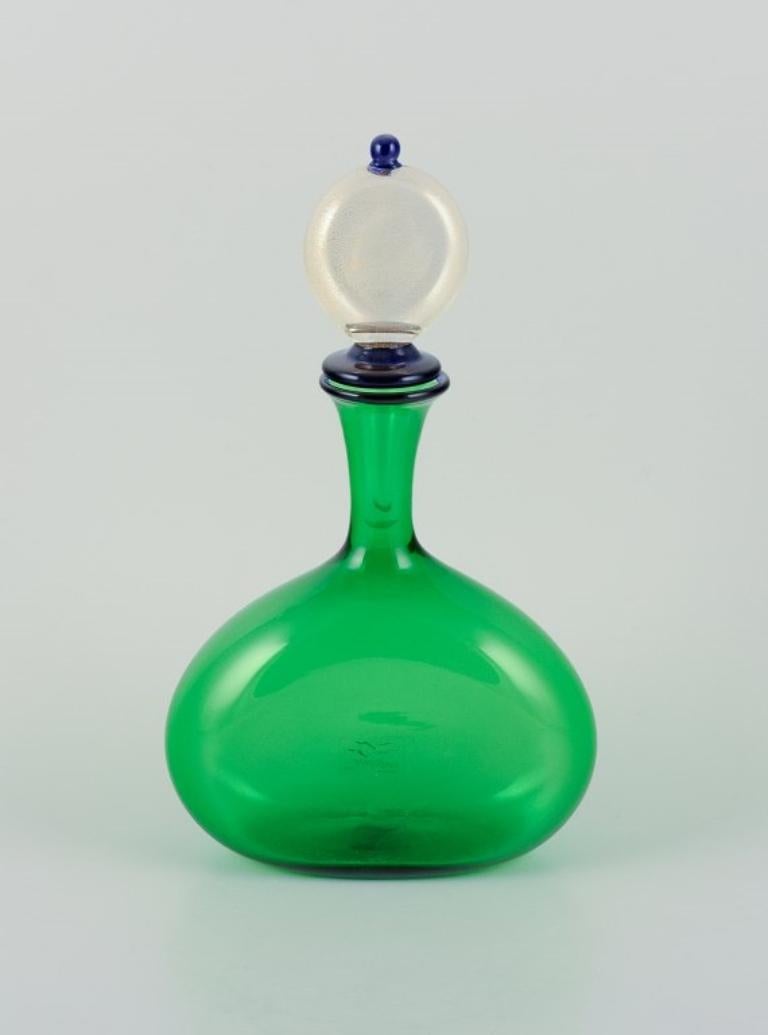 Gabbiani, Venice, Italy. 
Green art glass decanter with matching stopper. 1980s.
Label.
In perfect condition.
Dimensions: H 29.5 cm x D 16.5 cm.