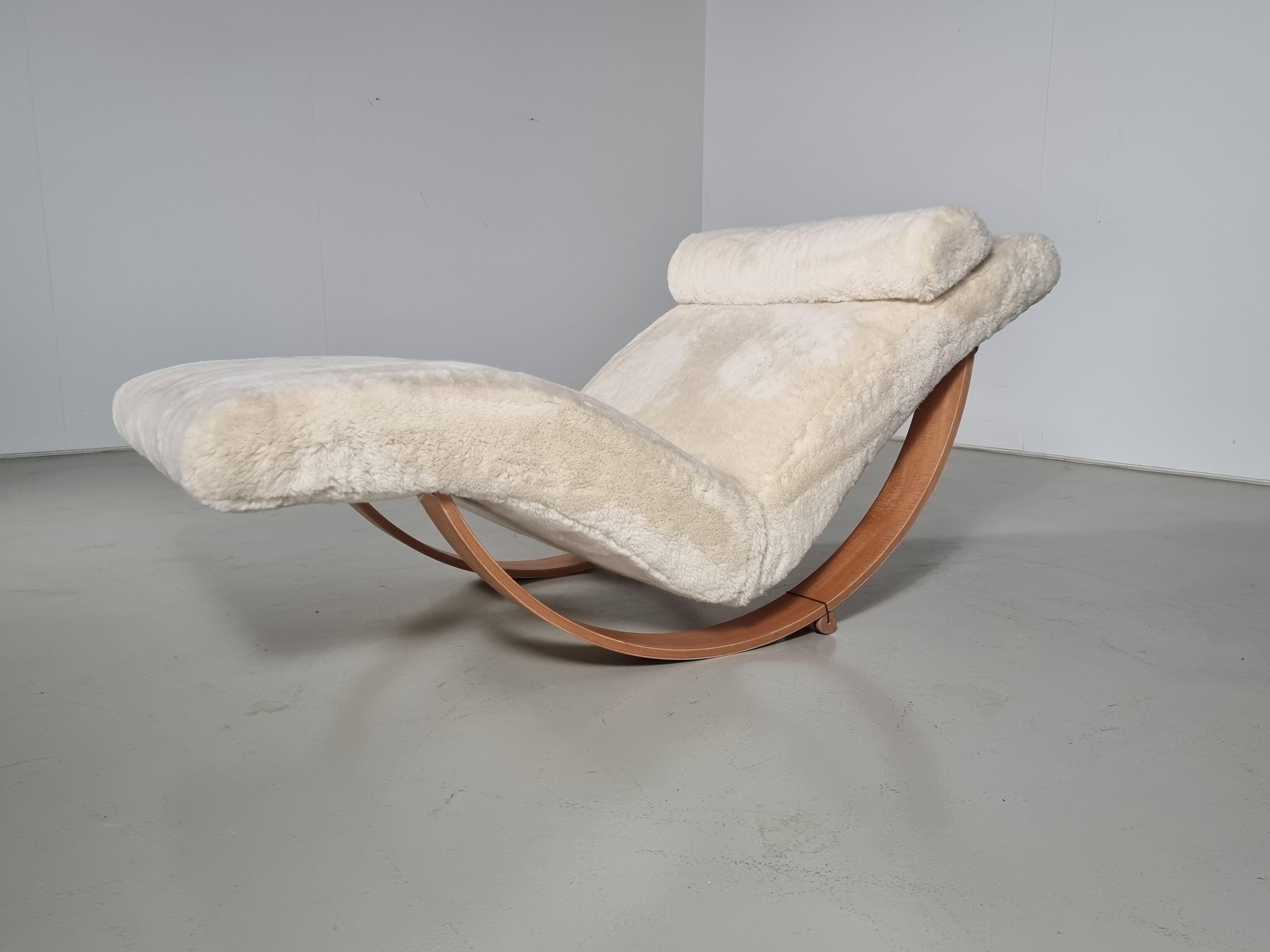 Contemporary Gabbiano Rocking Chaise Lounge by Giovanetti For Sale