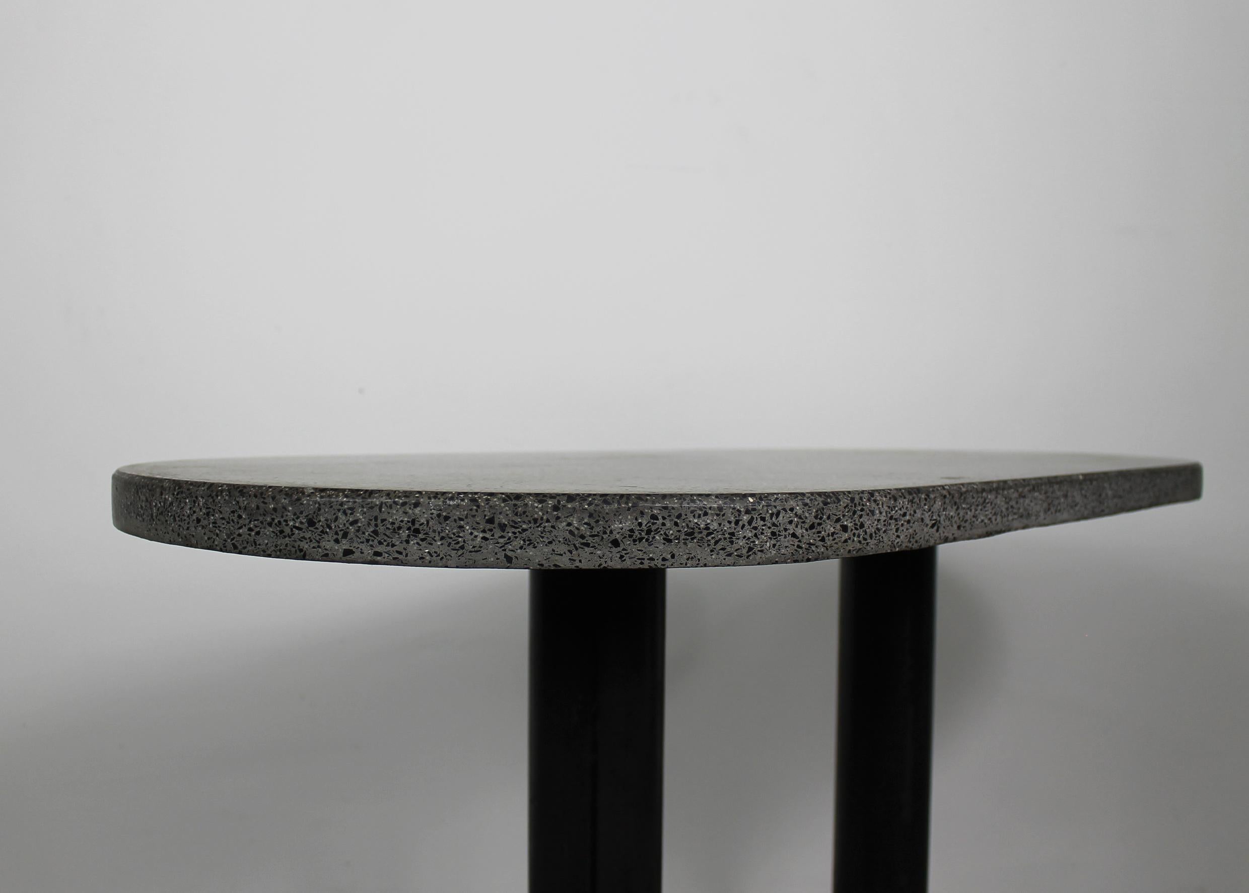 Métal Table console Gabetti & Isola en métal laqué noir et granit par Arbo, années 1970 en vente