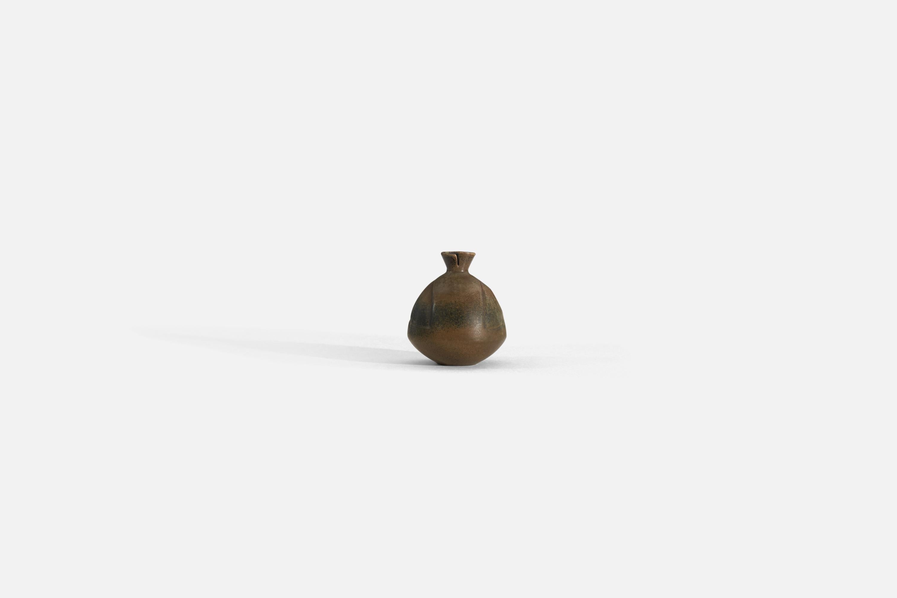 Gabi Citron Tengbom, Vase, Glazed Stoneware, Gustavsberg, Sweden, 1950s In Good Condition In High Point, NC