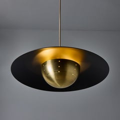 Gabis" kuppel aus perforiertem messing und schwarz lackiertem metall von Alvaro Benitez