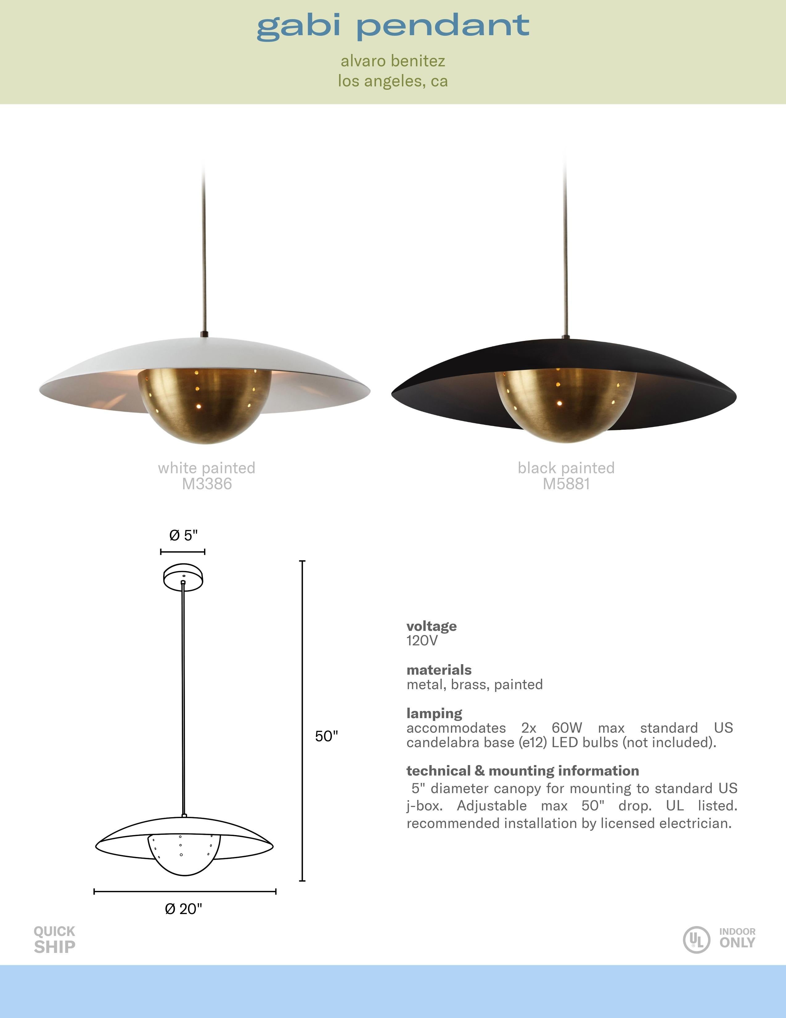 Pendentif en métal peint blanc et dôme en laiton perforé 'Gabis' par Alvaro Benitez en vente 6