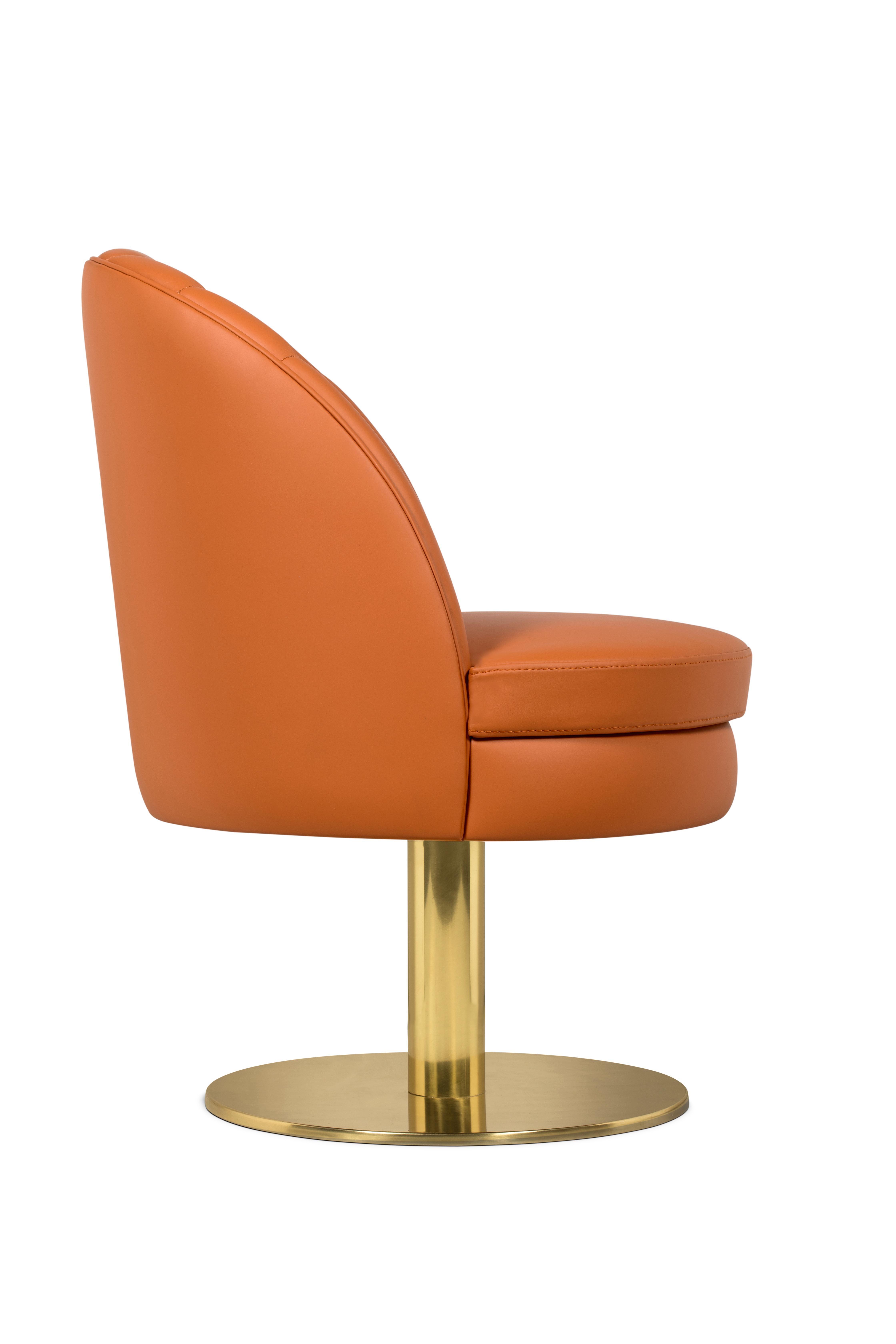 Moderner Mid-Century Modern-Gable-Esszimmerstuhl in weichem Orange von Essential Home (Handgefertigt) im Angebot