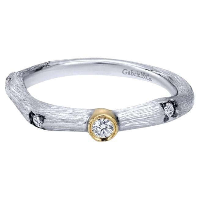 Gabriel and Co Two Tone Gold Diamond Band with Organic Florentine For Sale