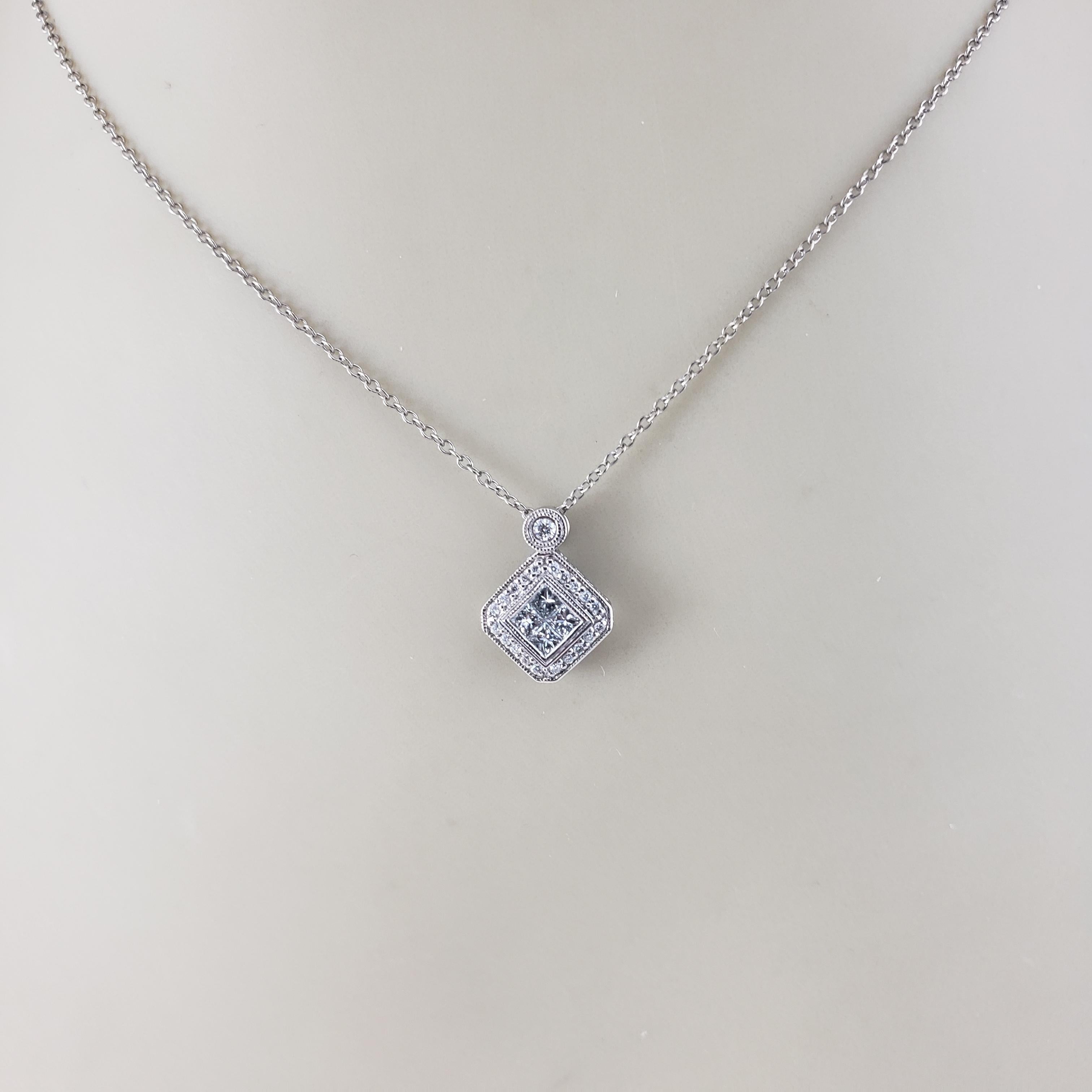 Gabriel & Co. Collana con ciondolo di diamanti in oro bianco 14 carati #20713 in vendita 2