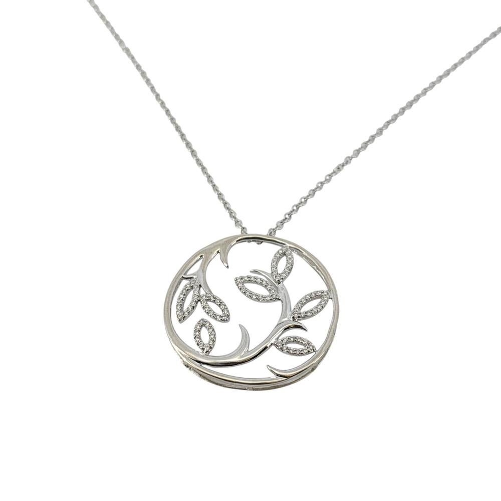 Gabriel & Co. Collier pendentif feuille de mode en or blanc 14 carats avec diamants 0,33 carat Neuf - En vente à Boca Raton, FL