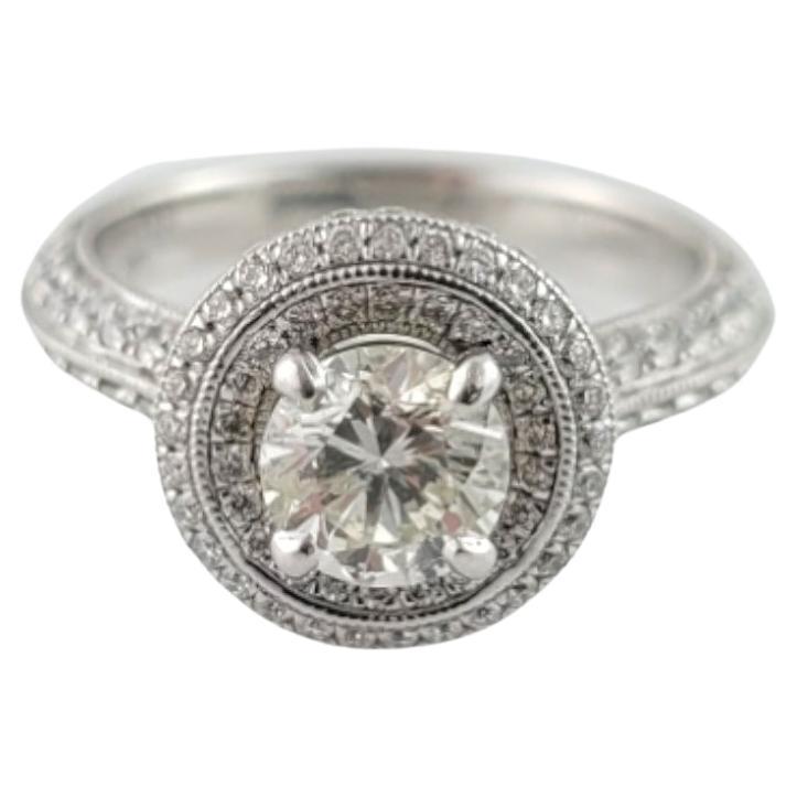 Gabriel & Co. Anello di fidanzamento con diamante aureolato in oro bianco 14 carati