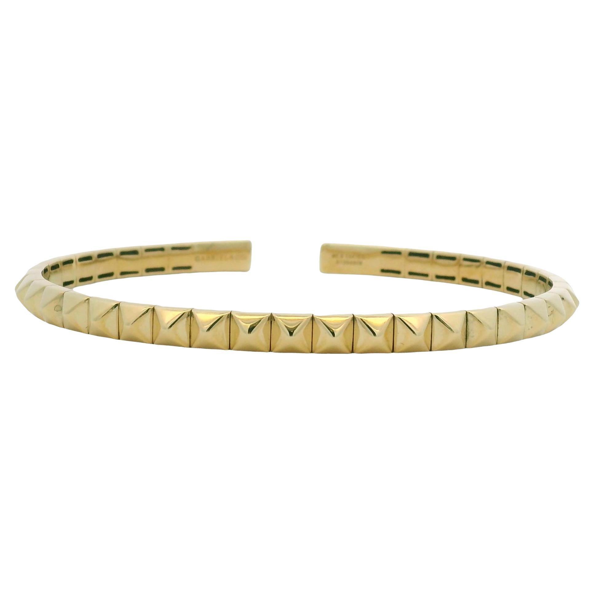 Gabriel & Co 14K Yellow Gold Pyramid Cuff Bracelet En Stock en venta