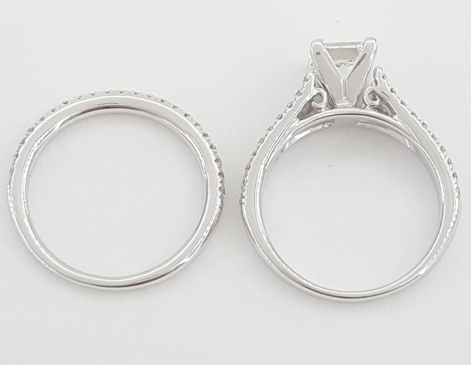 Gabriel & Co. 1,65 ct Bague de fiançailles en or blanc 14k avec diamant fendu et taille princesse



La bague de fiançailles pèse 5,9 grammes, taille 5,75, la pierre centrale est un diamant de taille princesse brillant de 1 ct de couleur G et de