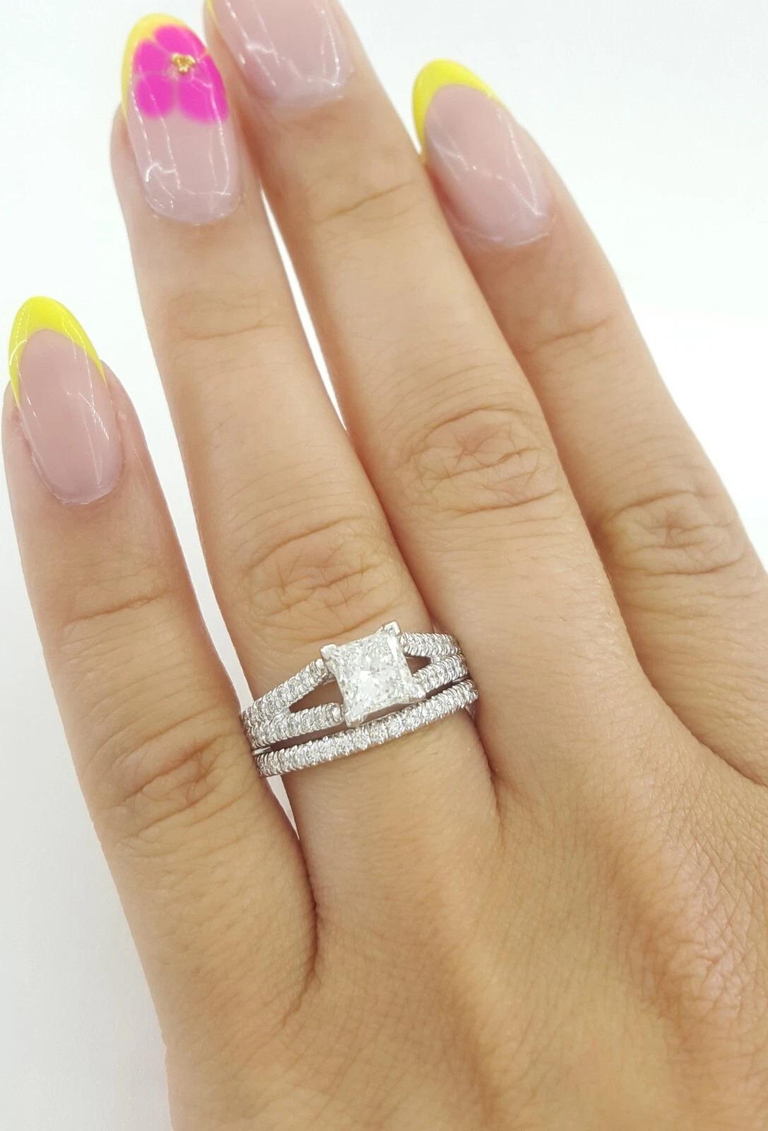 Gabriel & Co. Bague de fiançailles à diamant fendu et taille princesse de 1,65 ct Excellent état - En vente à Chicago, IL