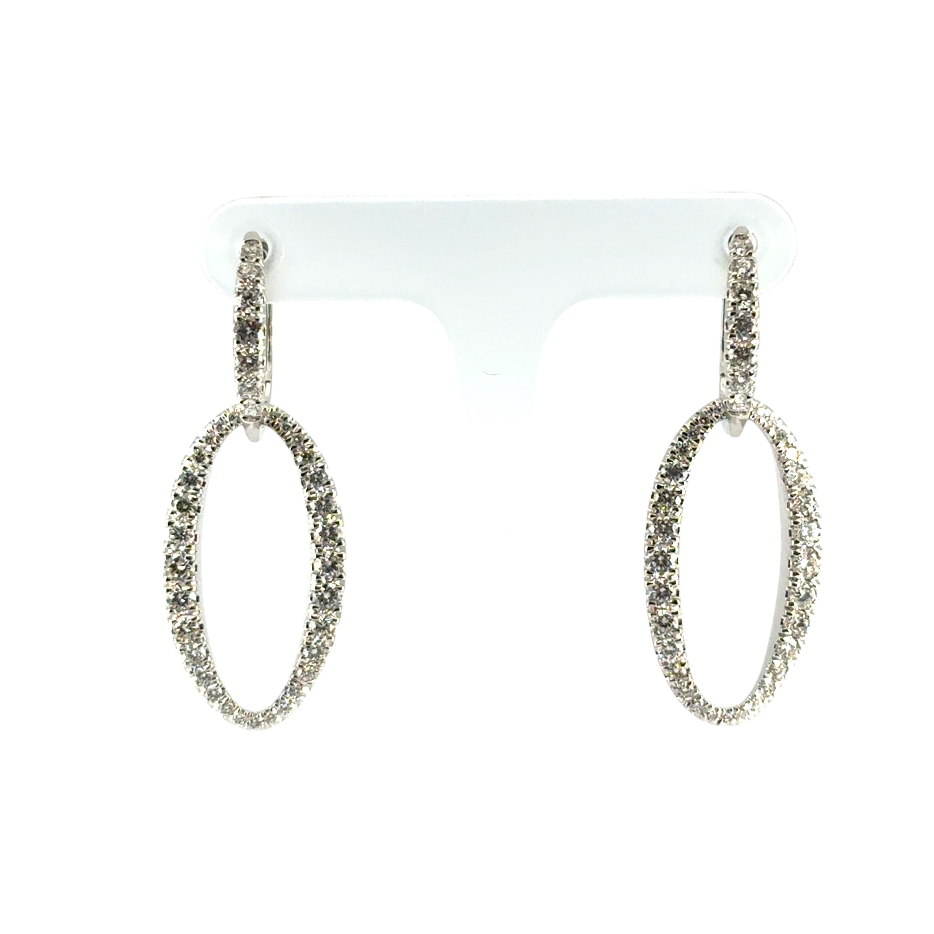 A. Link Link & Co. in oro bianco 18 carati con diamanti tondi e brillanti, orecchini a forma di abbraccio

Questi splendidi orecchini Gabriel Diamond Huggie sono in ottime condizioni e pronti per essere spediti!

Stile: A Link Huggies
Materiale: oro