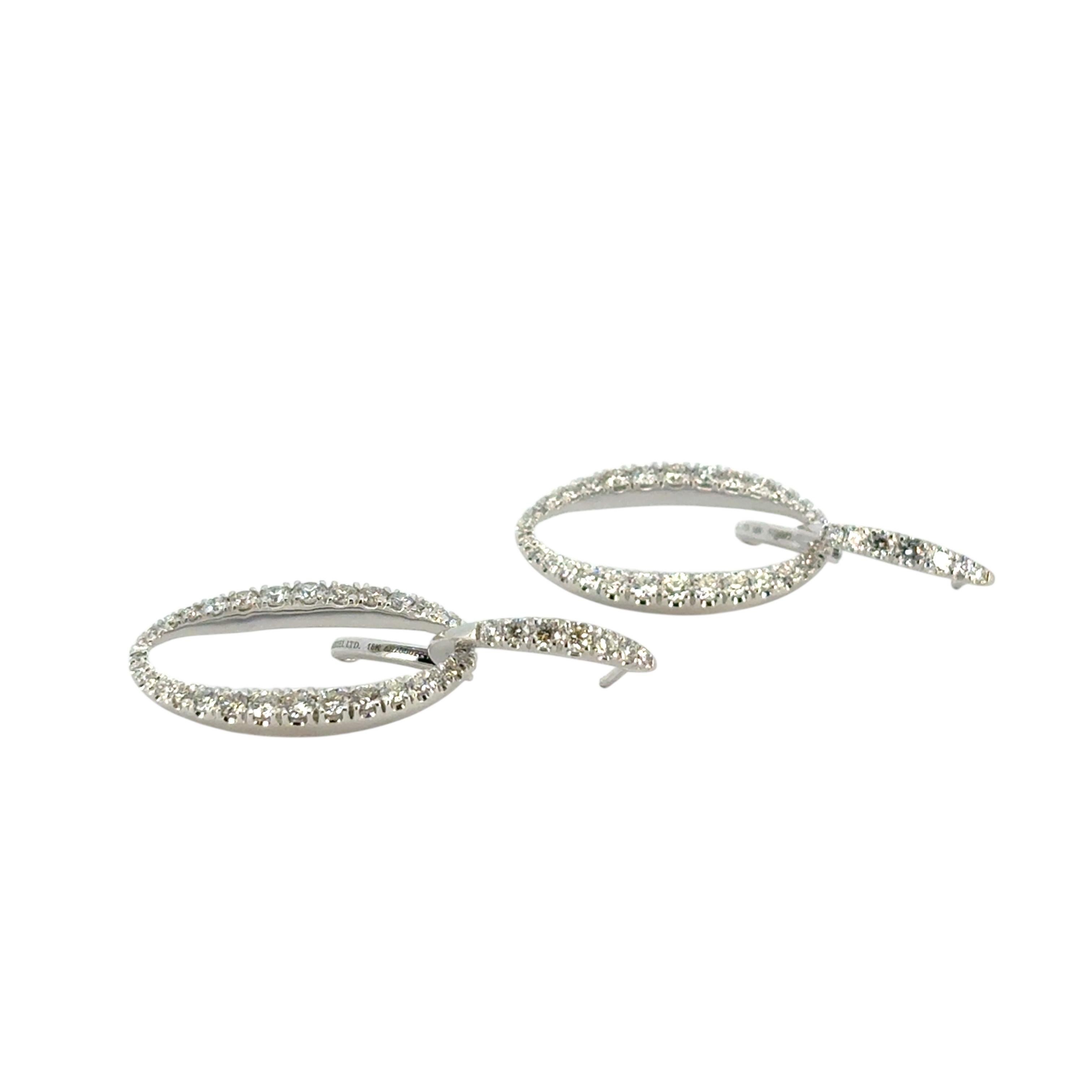Donna Gabriel & Co. Orecchini a lobo con diamanti tondi brillanti naturali in oro bianco 18 carati. in vendita