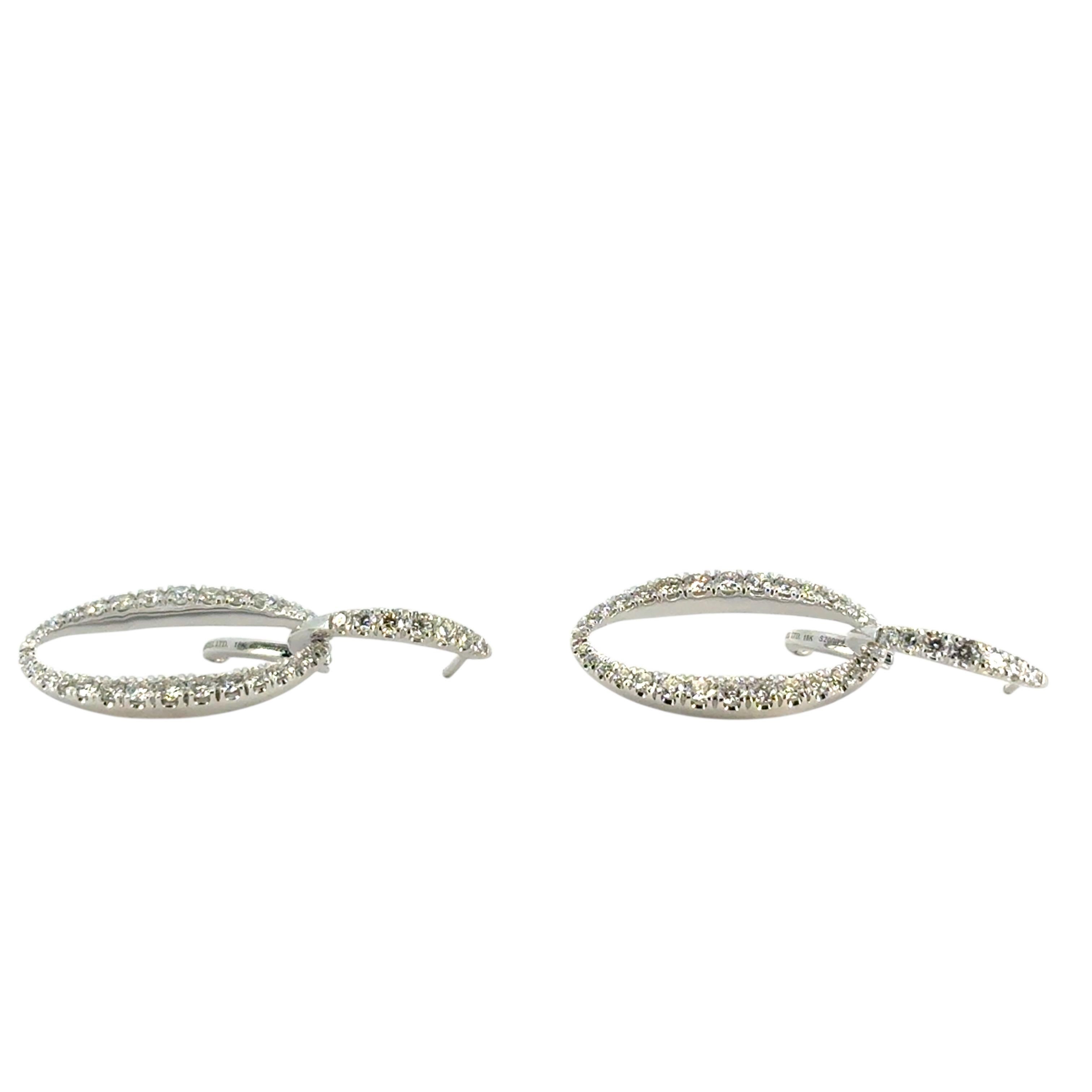 Gabriel & Co. Orecchini a lobo con diamanti tondi brillanti naturali in oro bianco 18 carati. in vendita 1