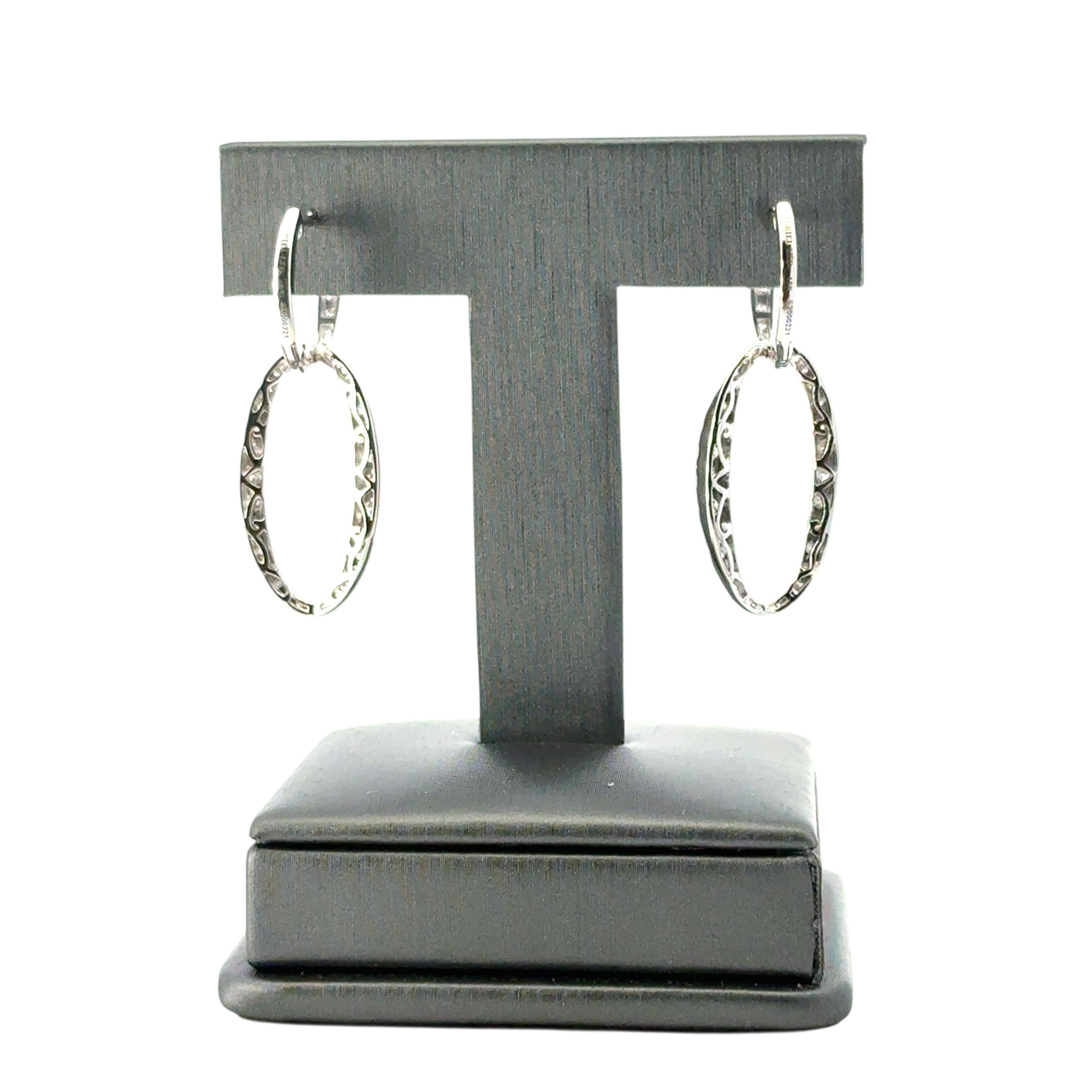Gabriel & Co. Orecchini a lobo con diamanti tondi brillanti naturali in oro bianco 18 carati. in vendita 2