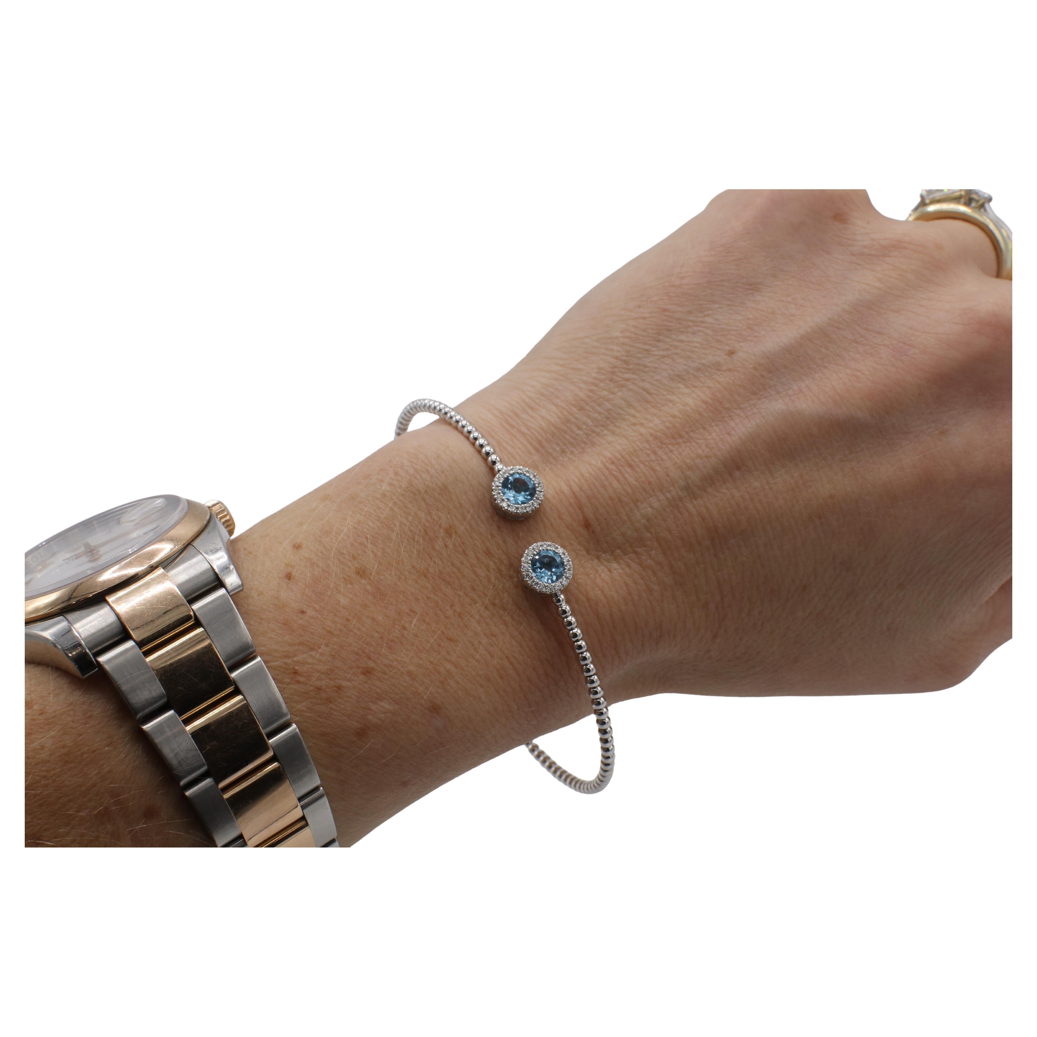 Donna Gabriel & Co. Bracciale in oro bianco Bujukan con topazio blu e diamanti naturali in vendita