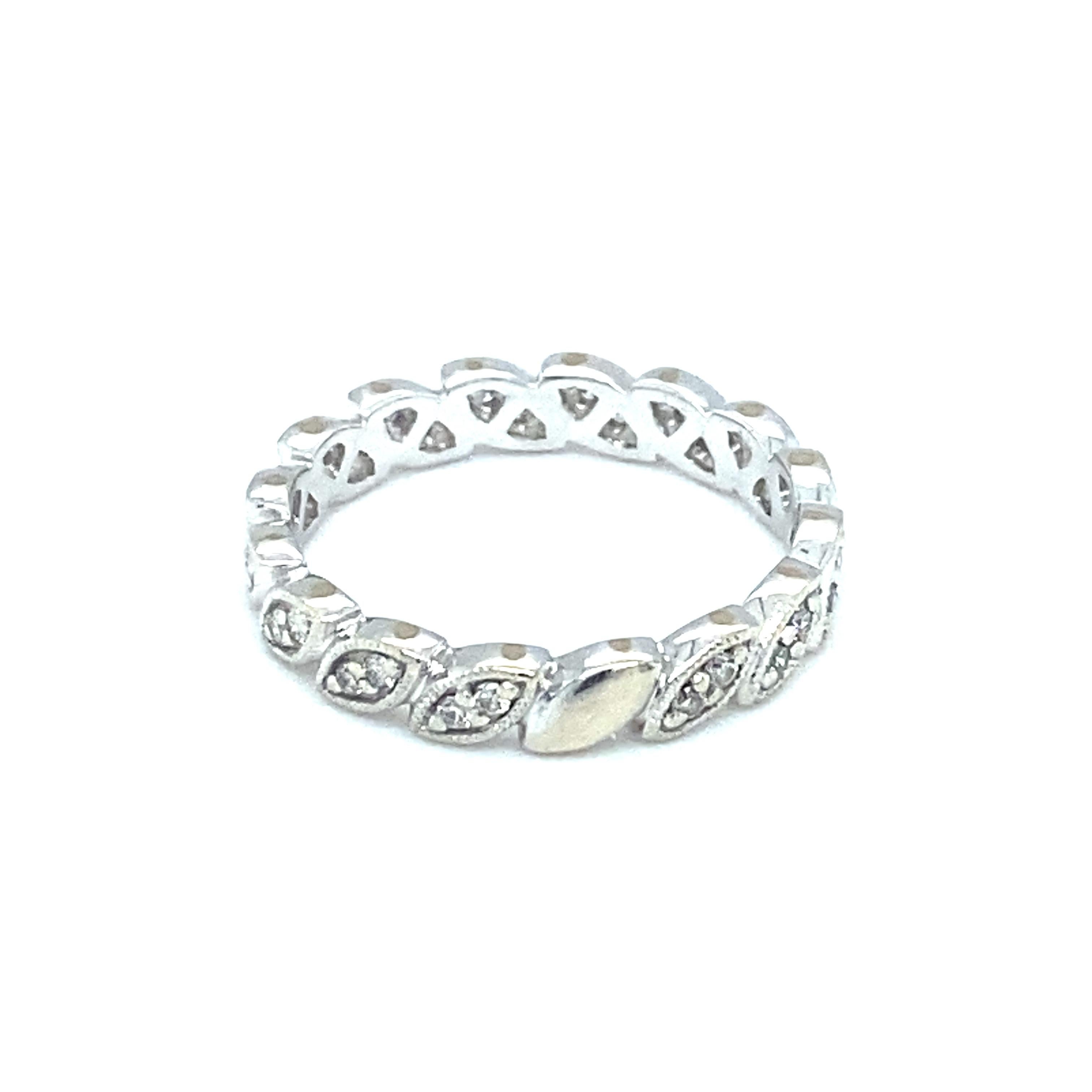 Moderne Gabriel & Co. Bracelet d'éternité en or blanc 14 carats et diamants en vente