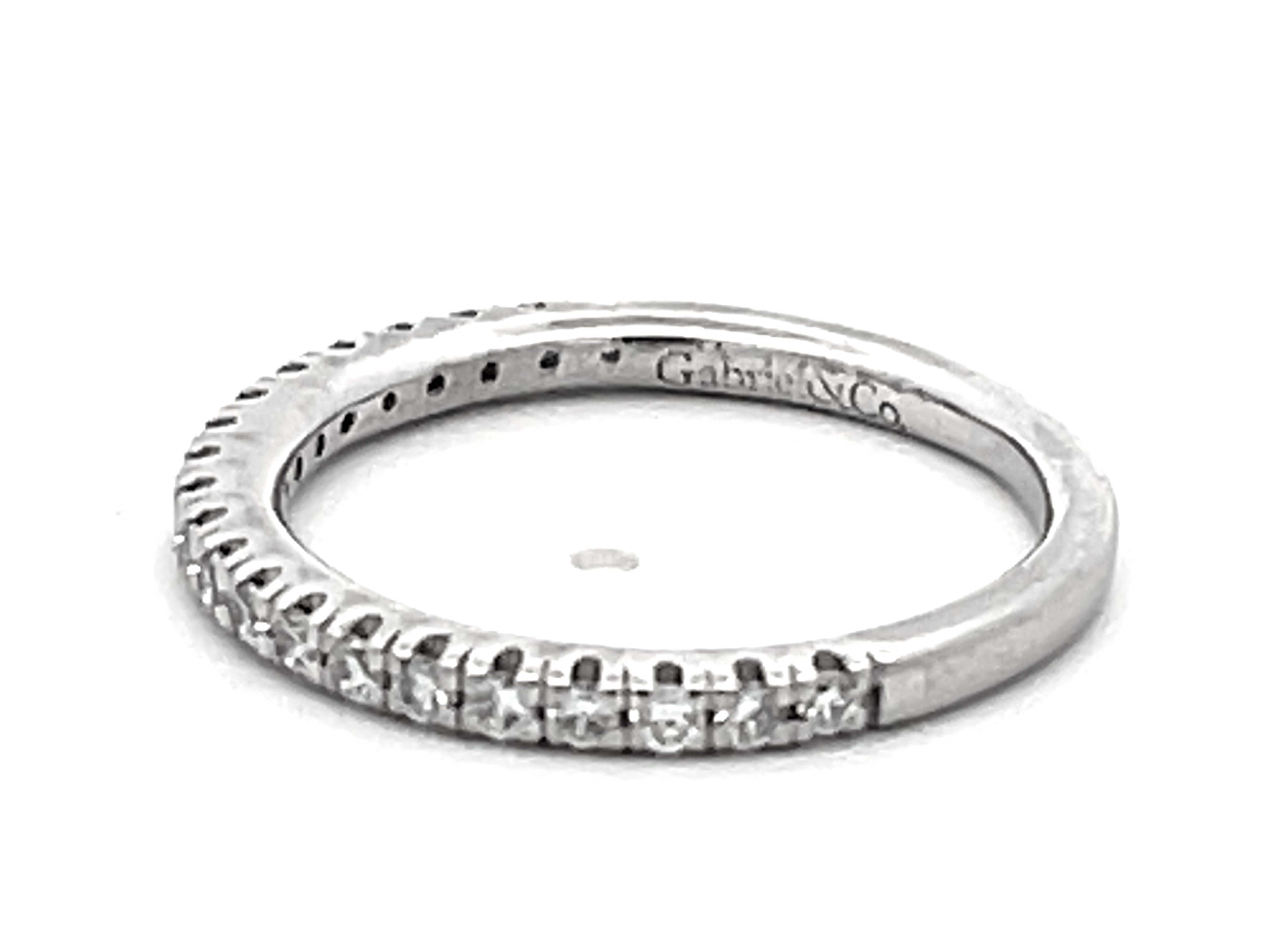 Gabriel & Co. Thin Diamond Band Ring Platinum In Excellent Condition For Sale In Honolulu, HI