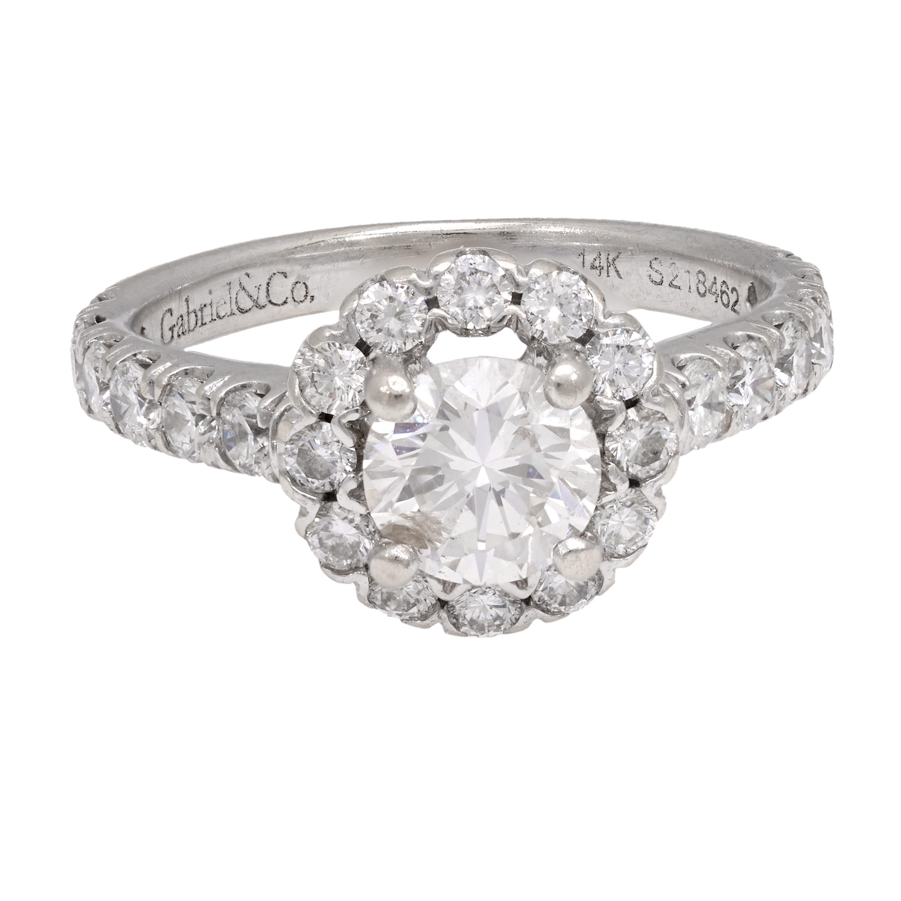 Anillo de compromiso de oro blanco de 14 quilates con diamante vintage Gabriel & Co. Moderno en venta