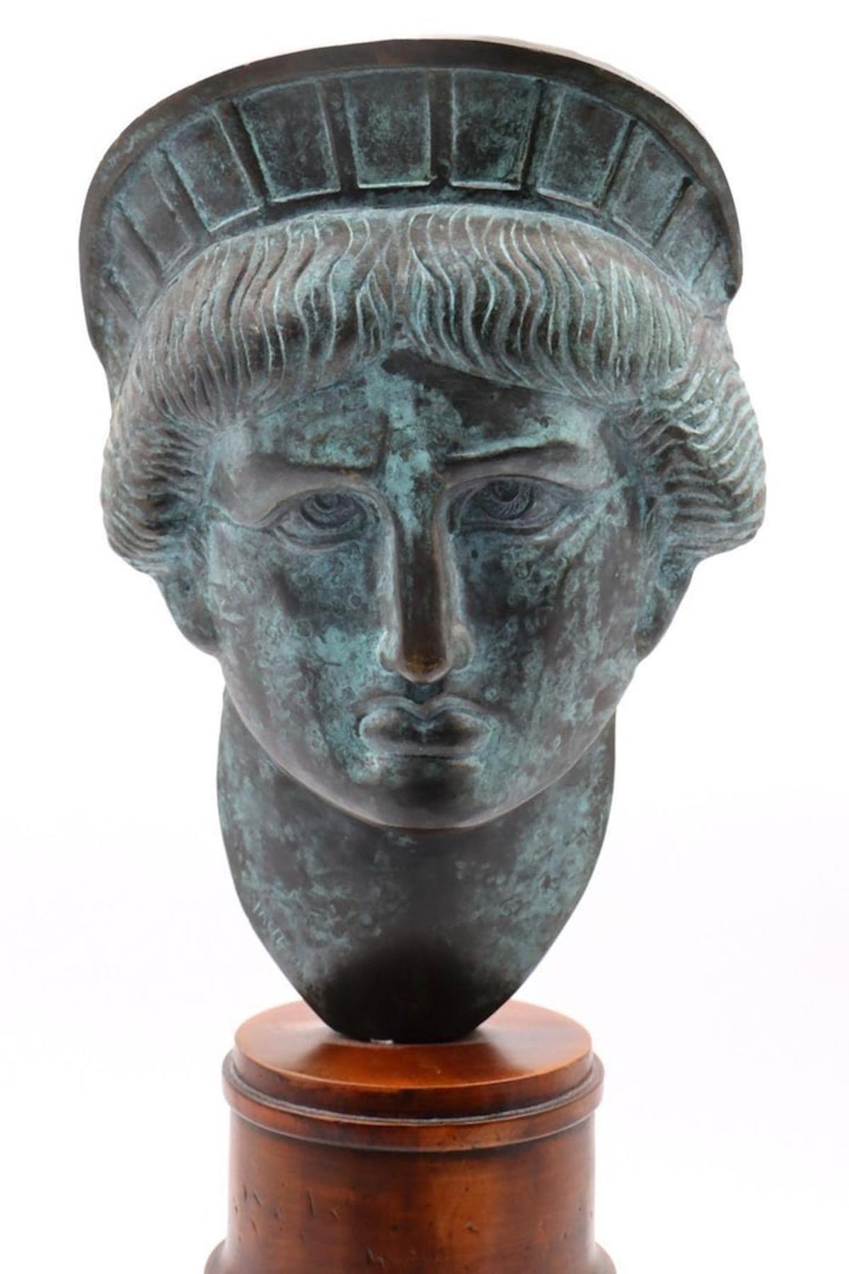 Statue of Liberty Bronze Sculpture - Brown Figurative Sculpture by Gabriel Grun Yantorno 
