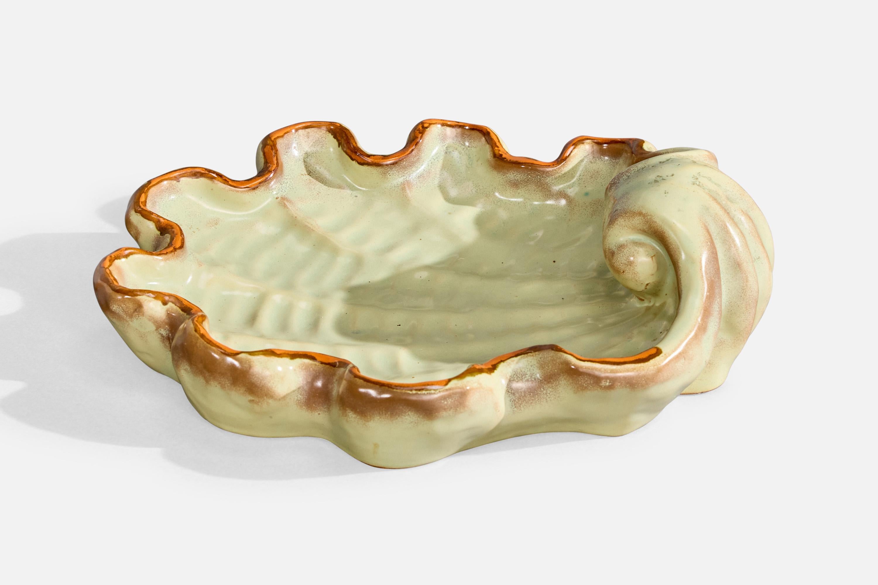 Scandinave moderne Gabriel Keramik, Plat, Céramique, Suède, années 1930 en vente