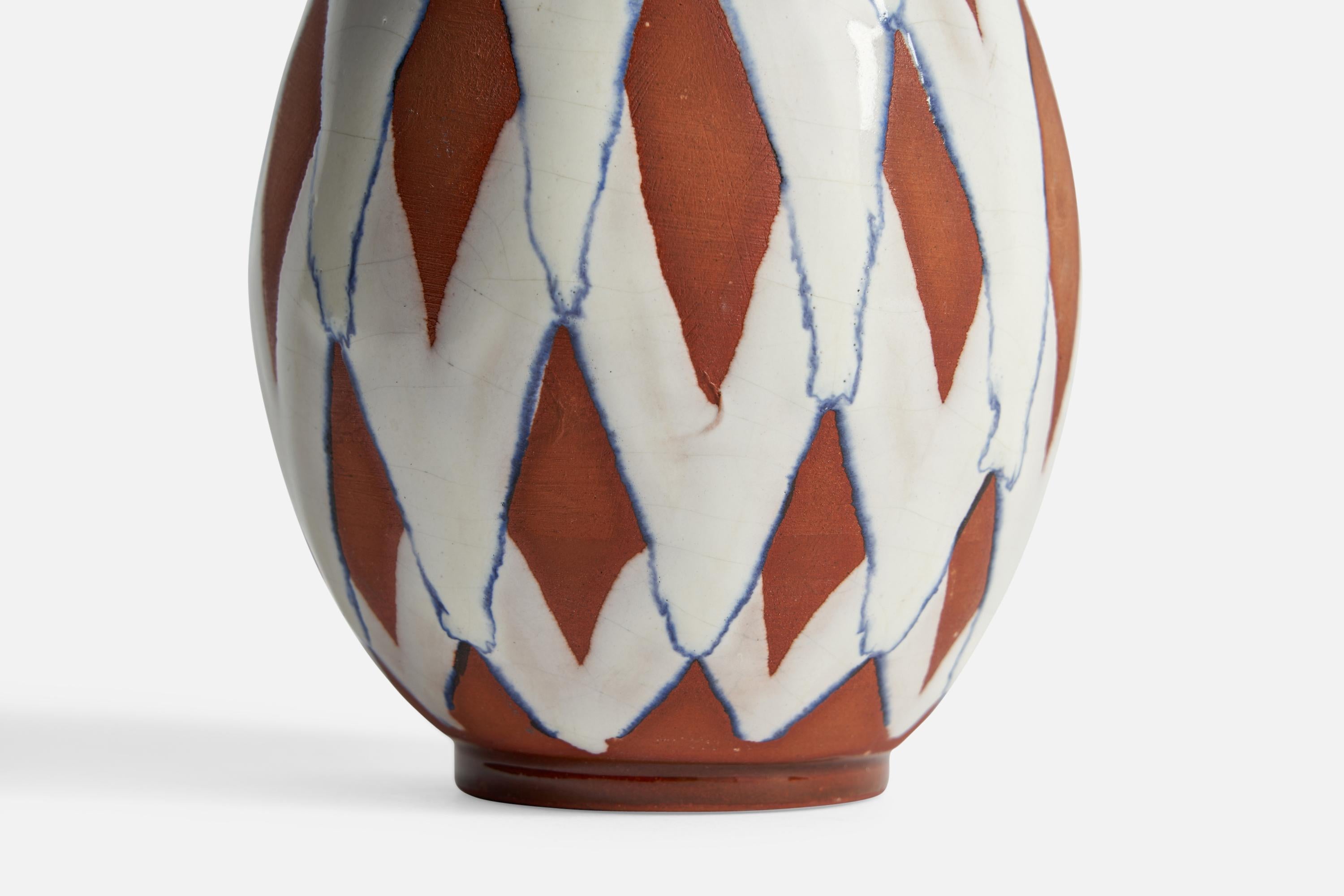 Gabriel Keramik, Vase, Ceramic, Sweden, 1940s In Good Condition For Sale In High Point, NC