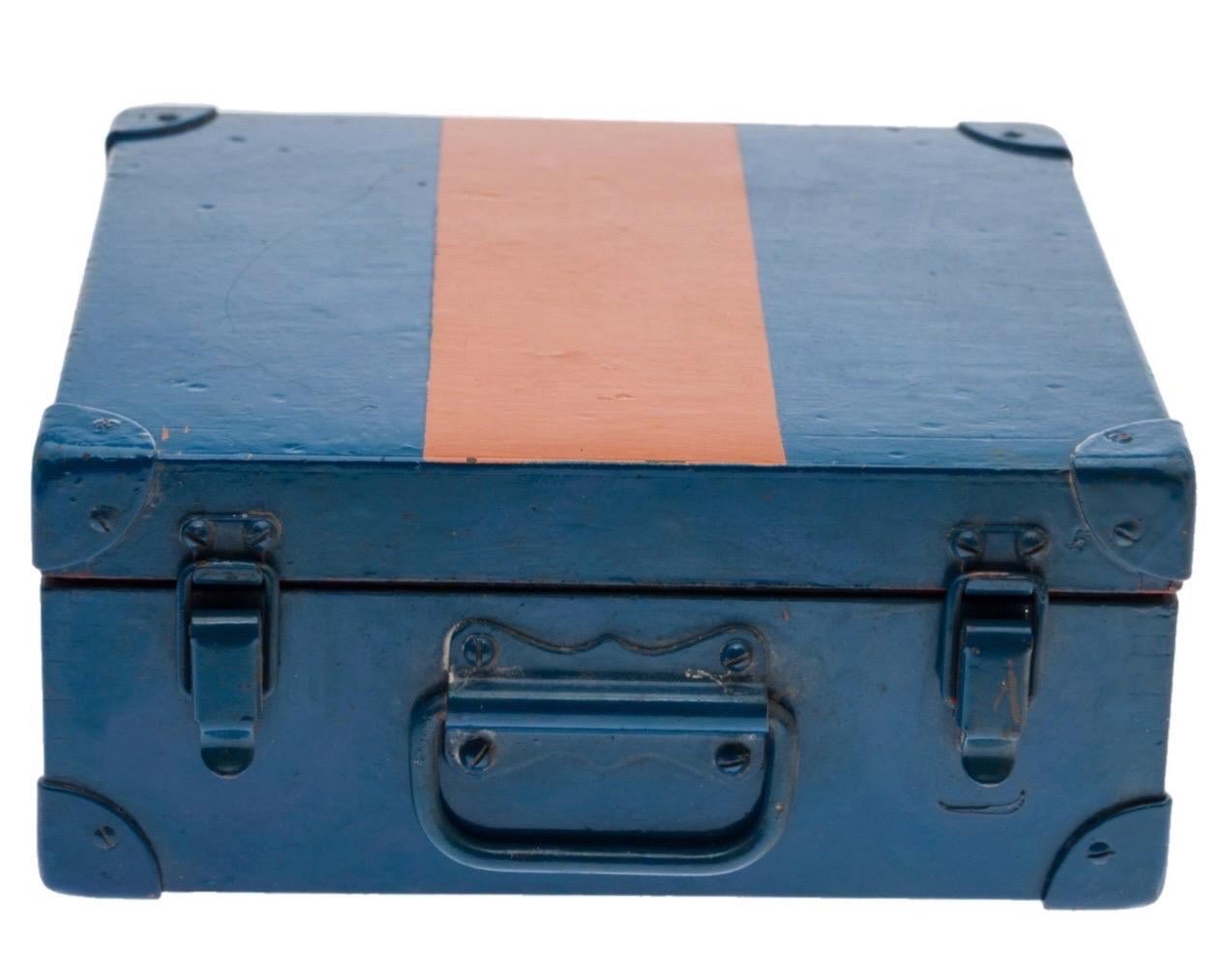 Gabriel Morera (Venezuela, 20th C), Untitled, Box, Mixed Media In Good Condition For Sale In Charleston, SC