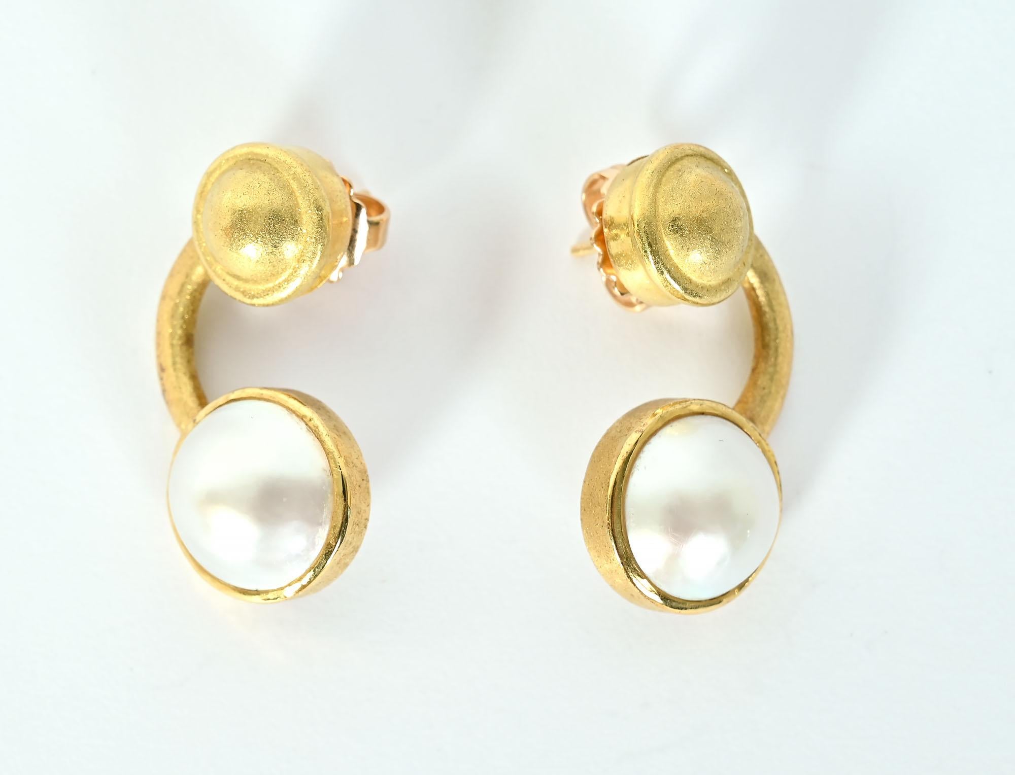 Contemporary Gabriel Ofiesh Gold and Pearl Earrings For Sale