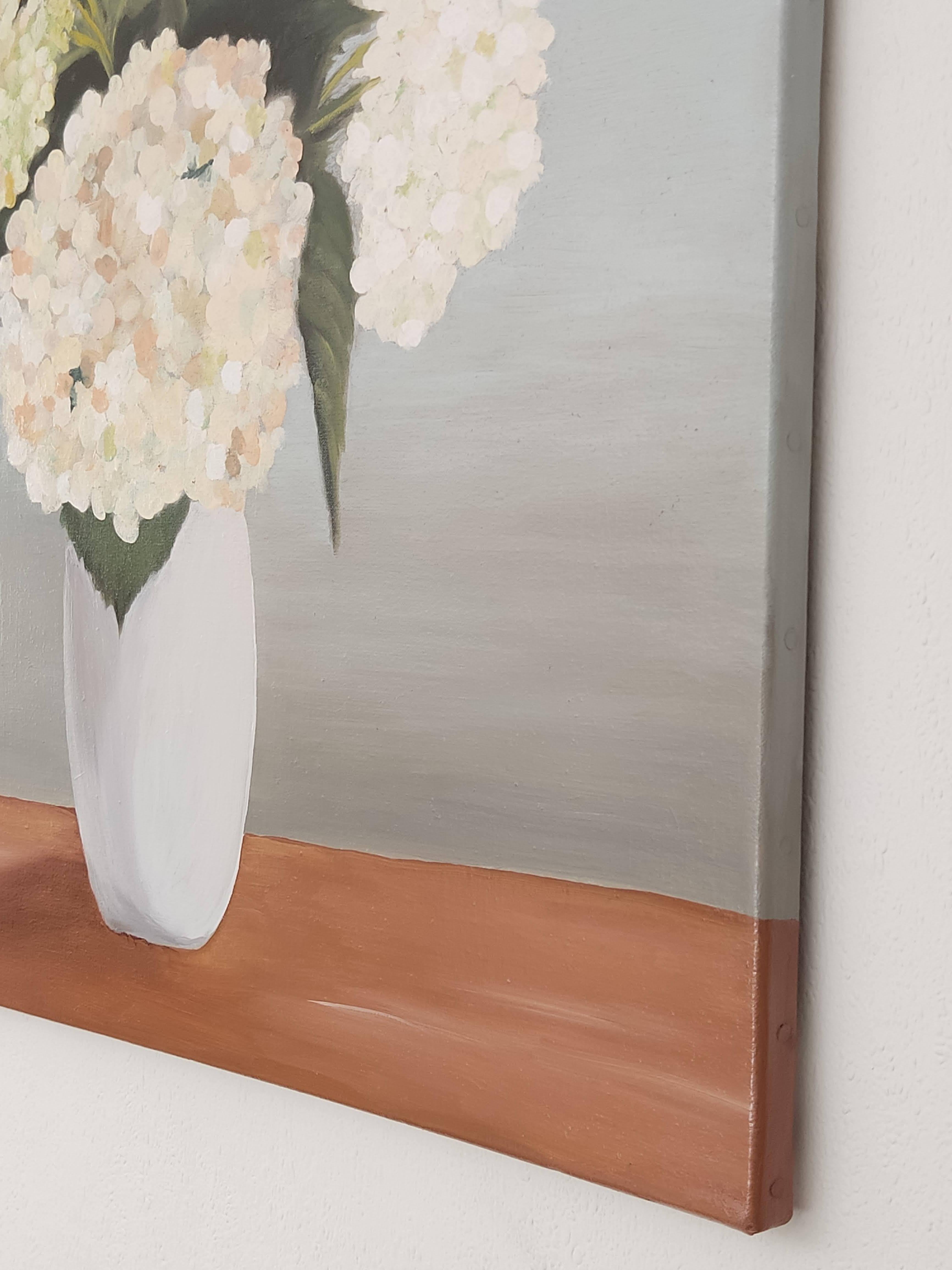 Hortensia in Vase, Original Oil Painting, Still Life, Contemporary realism For Sale 2