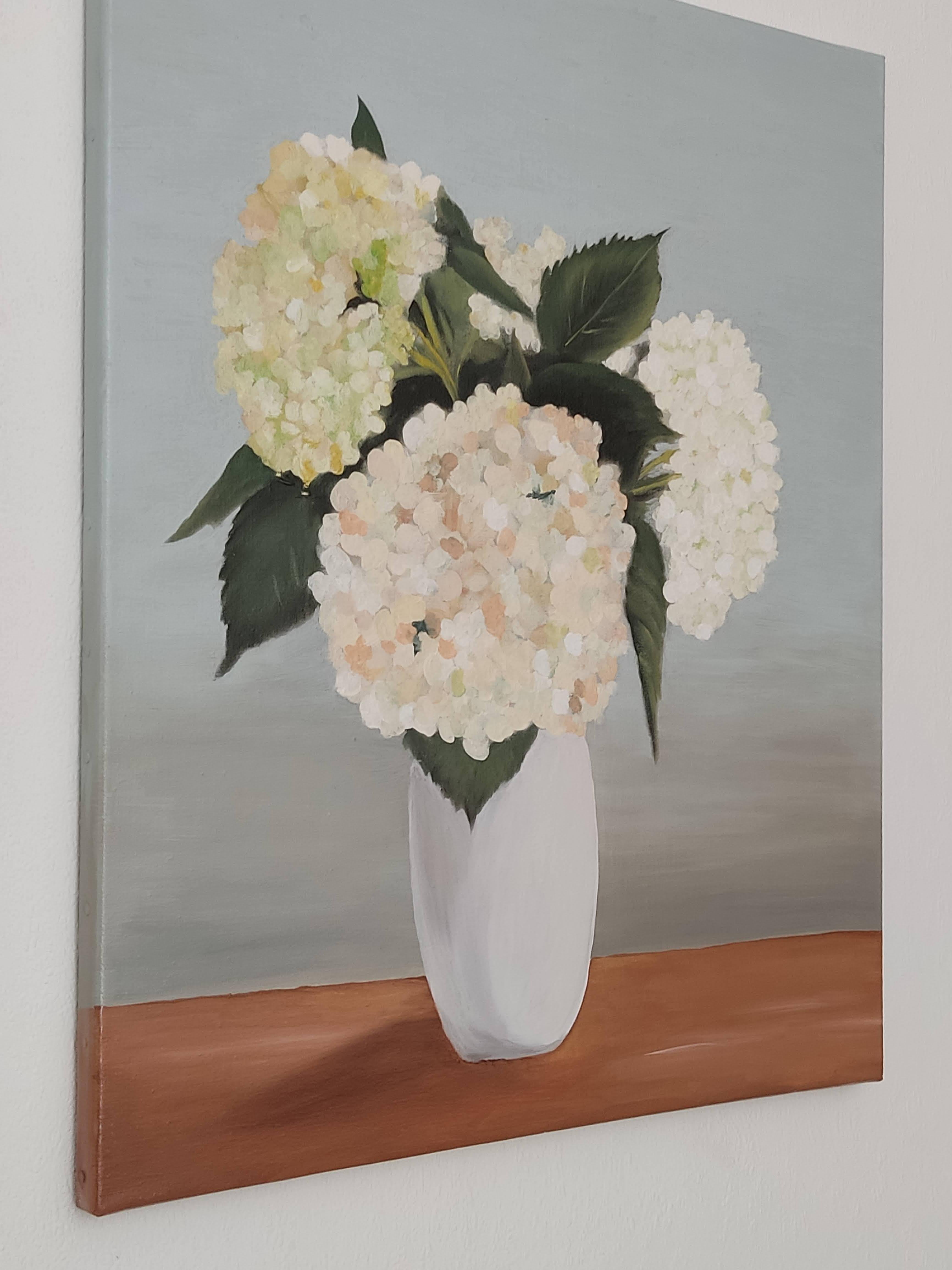 Hortensia in Vase, Original Oil Painting, Still Life, Contemporary realism For Sale 4