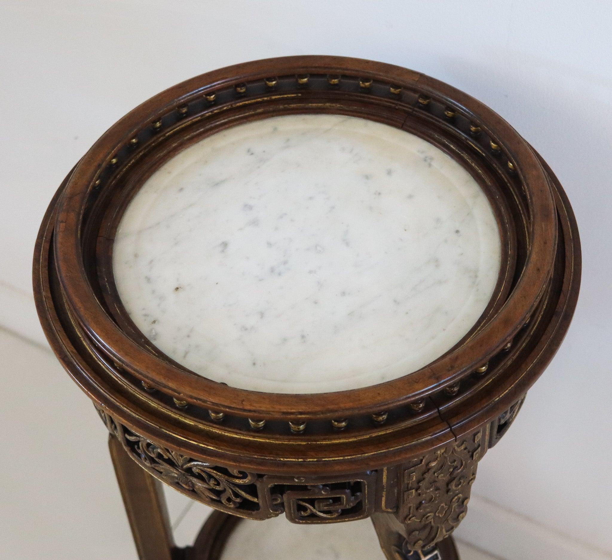 GABRIEL VIARDOT 1900 Japonisme Pedestal de dos pisos en nogal dorado y mármol Japonismo en venta