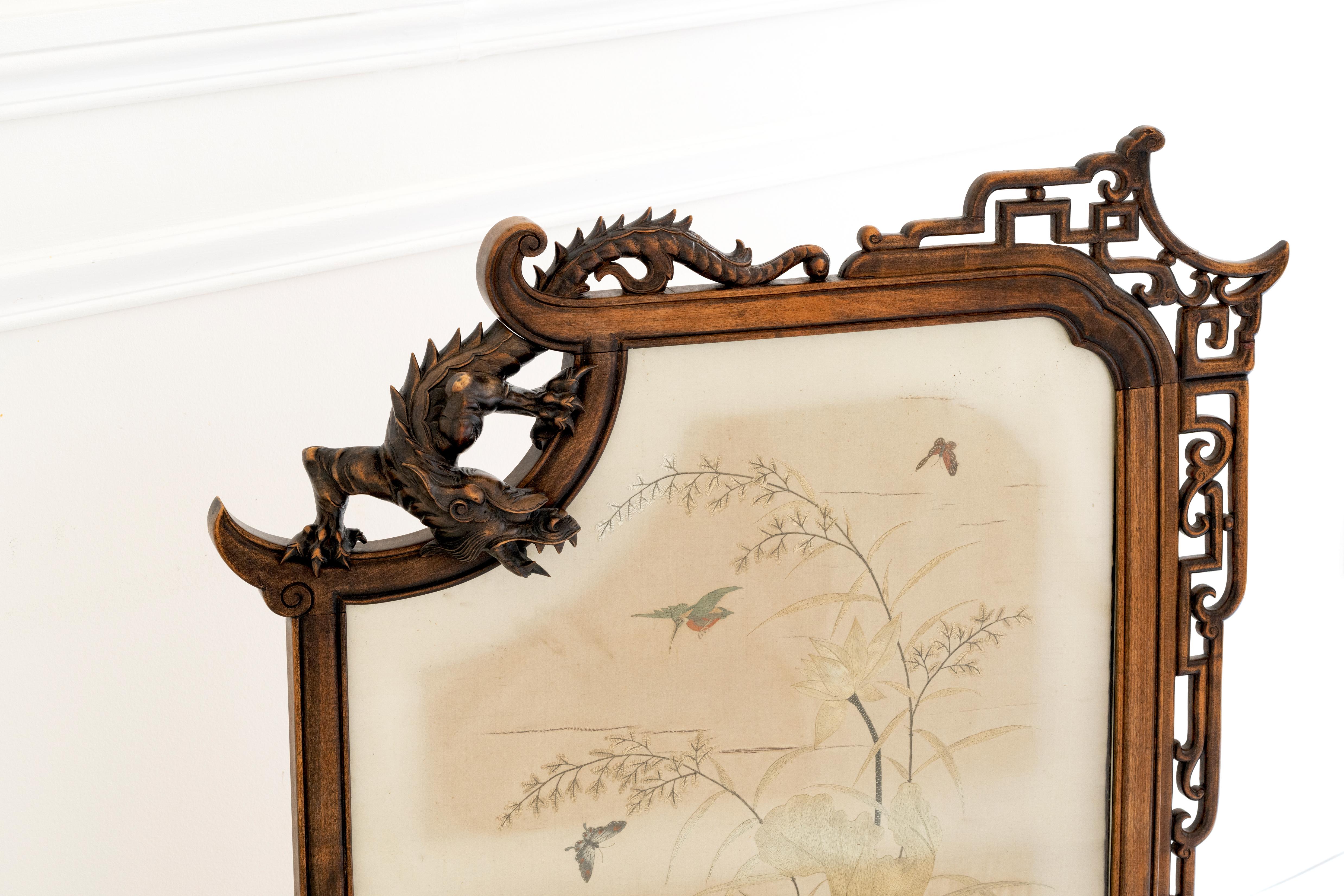 Gabriel Viardot - French 19th Century Fire Screen in Stained Wood and Dyed Silk In Good Condition For Sale In London, GB