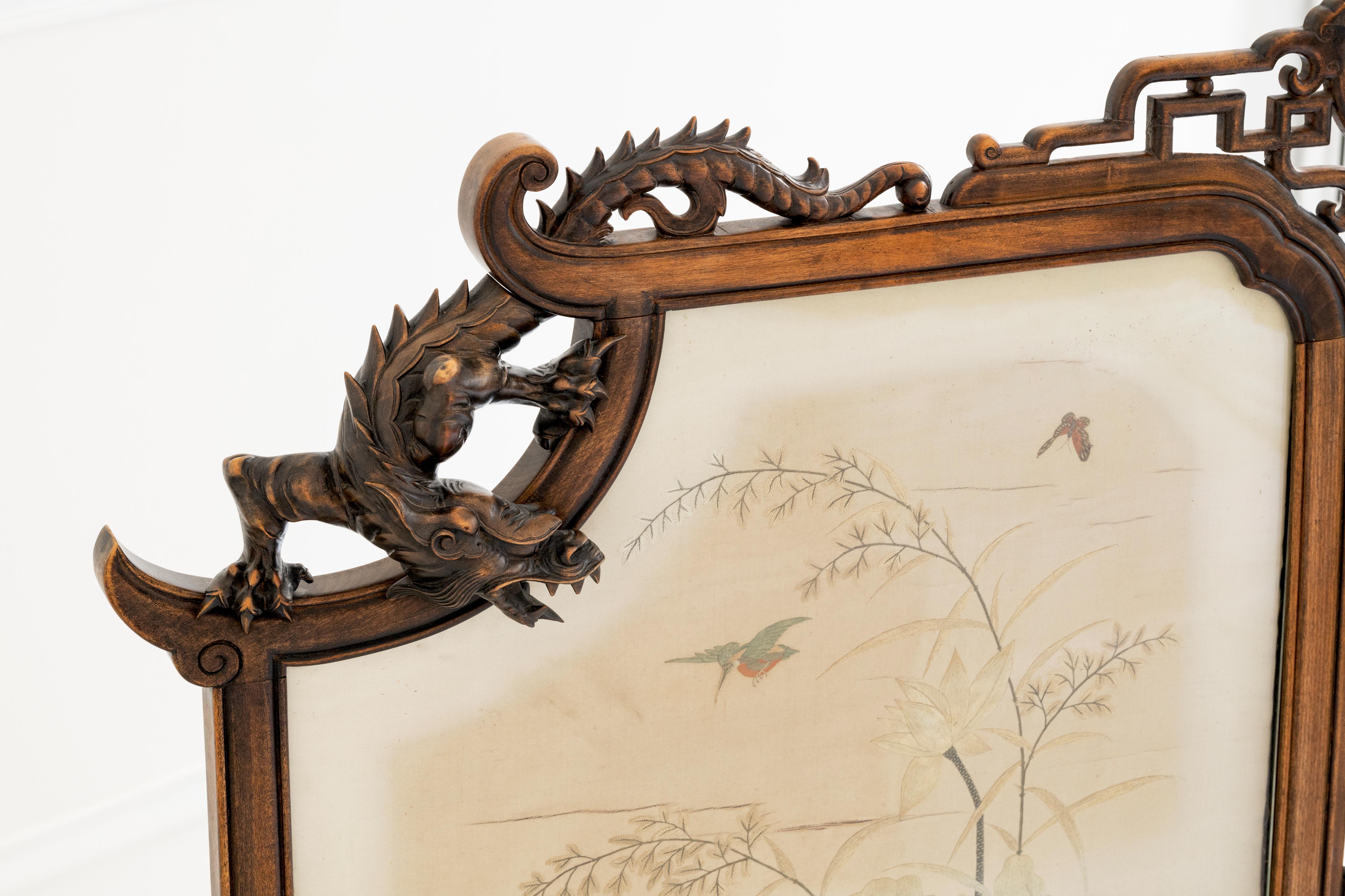 Gabriel Viardot - French 19th Century Fire Screen in Stained Wood and Dyed Silk For Sale 1