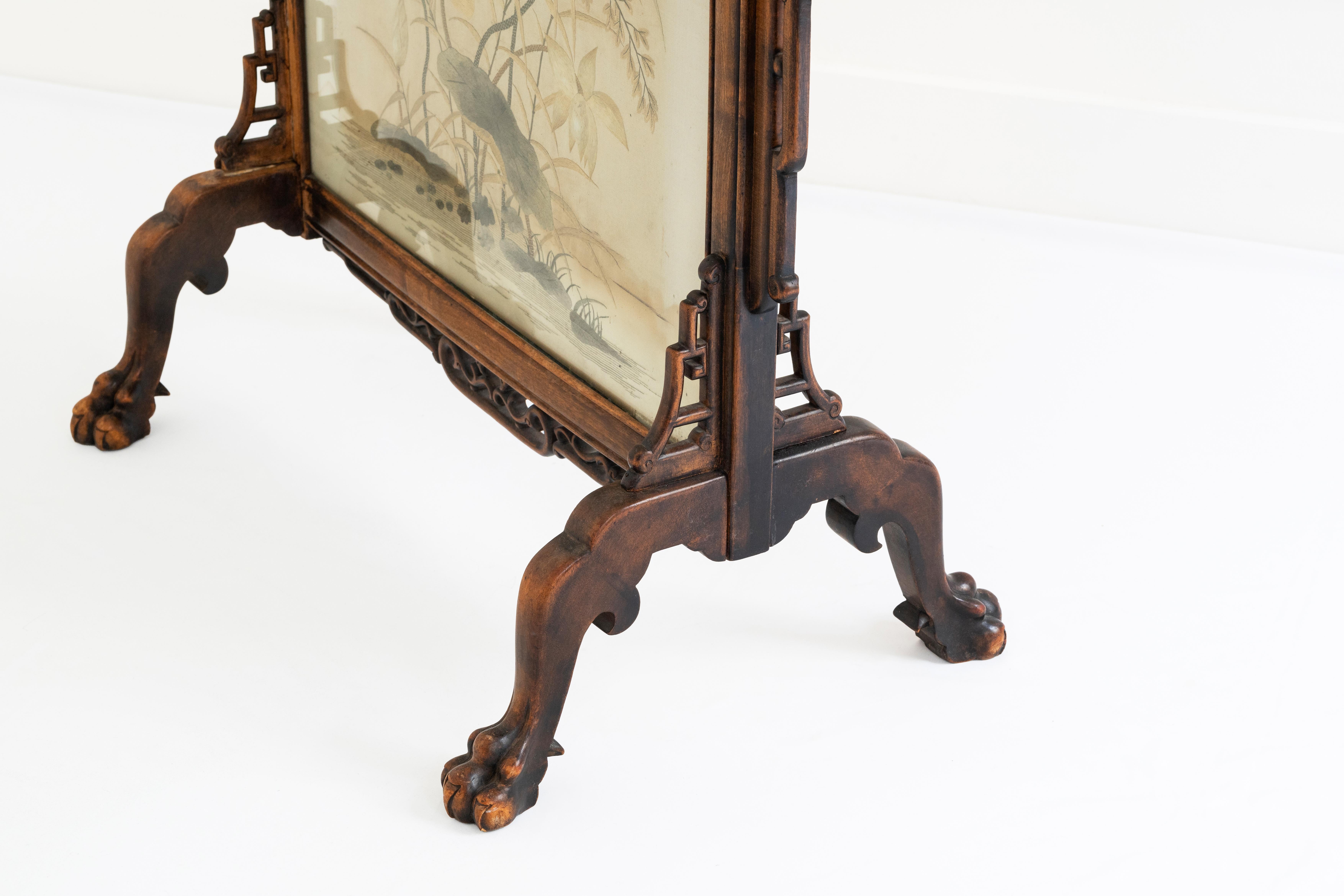 Gabriel Viardot - French 19th Century Fire Screen in Stained Wood and Dyed Silk For Sale 2