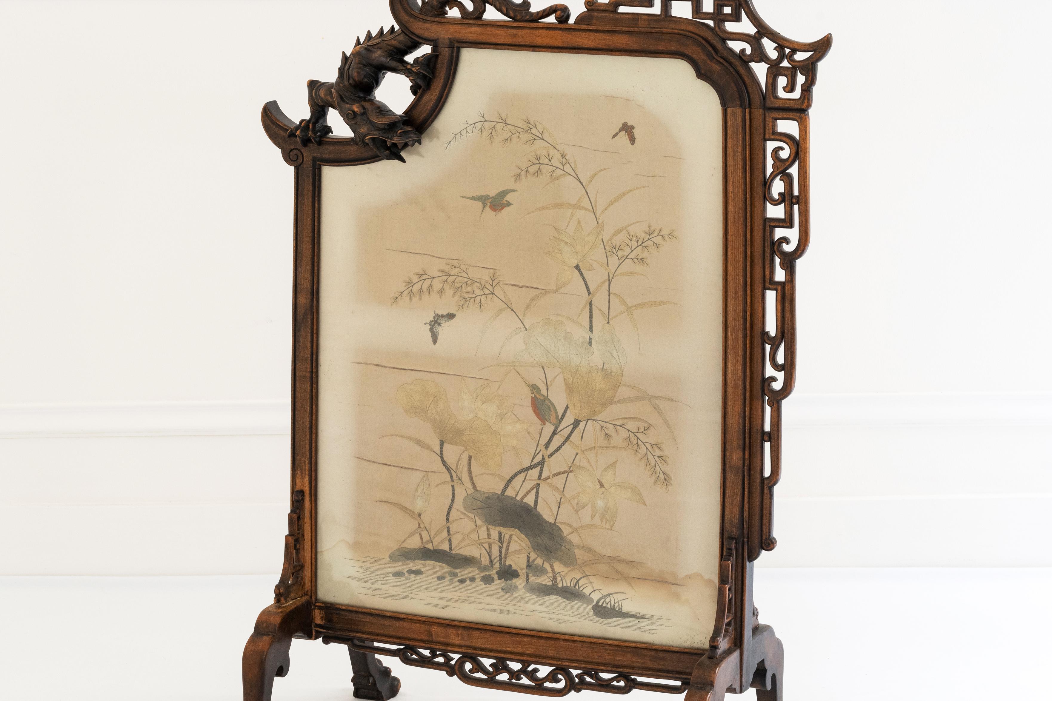 Gabriel Viardot - French 19th Century Fire Screen in Stained Wood and Dyed Silk For Sale 3