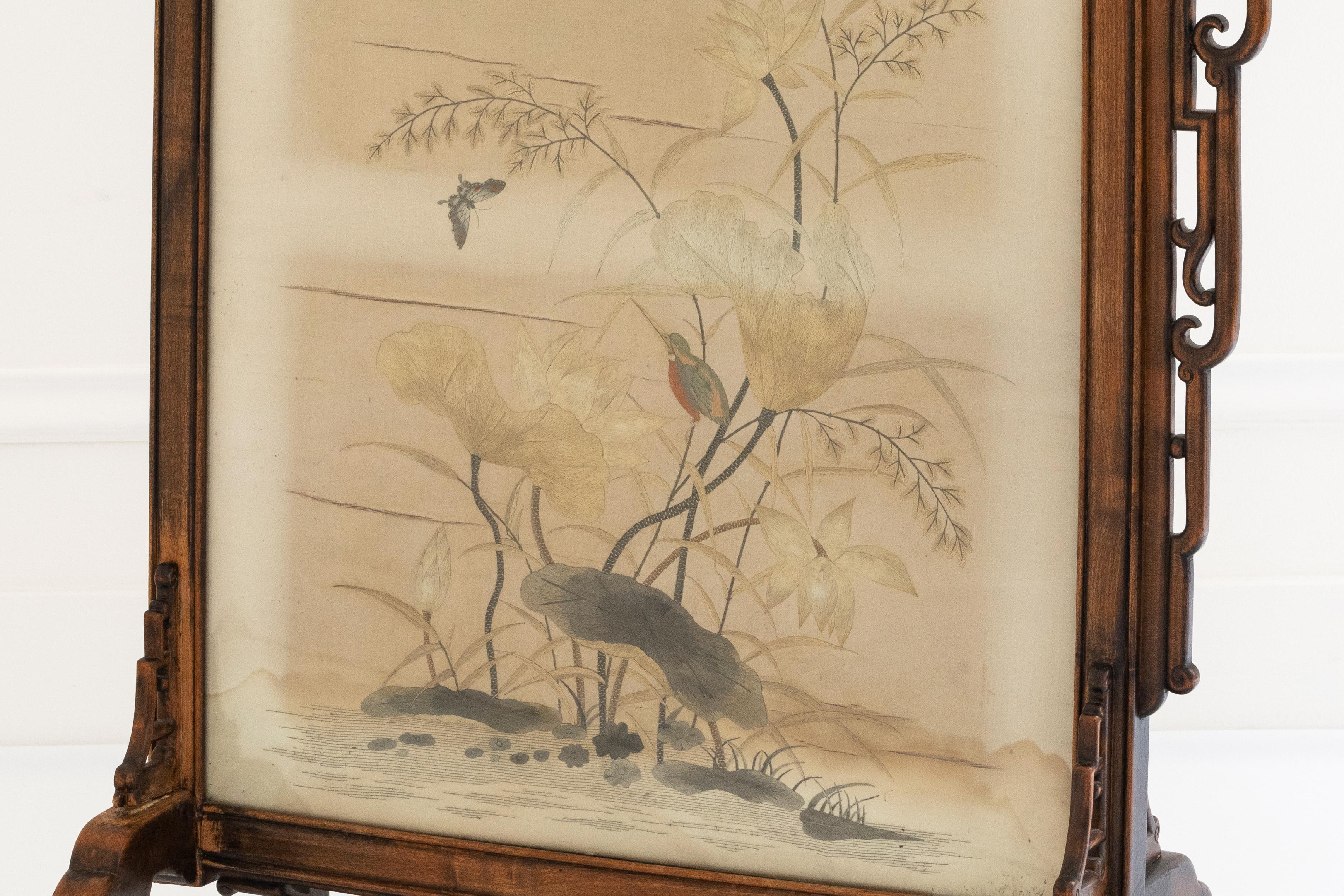 Gabriel Viardot - French 19th Century Fire Screen in Stained Wood and Dyed Silk For Sale 4