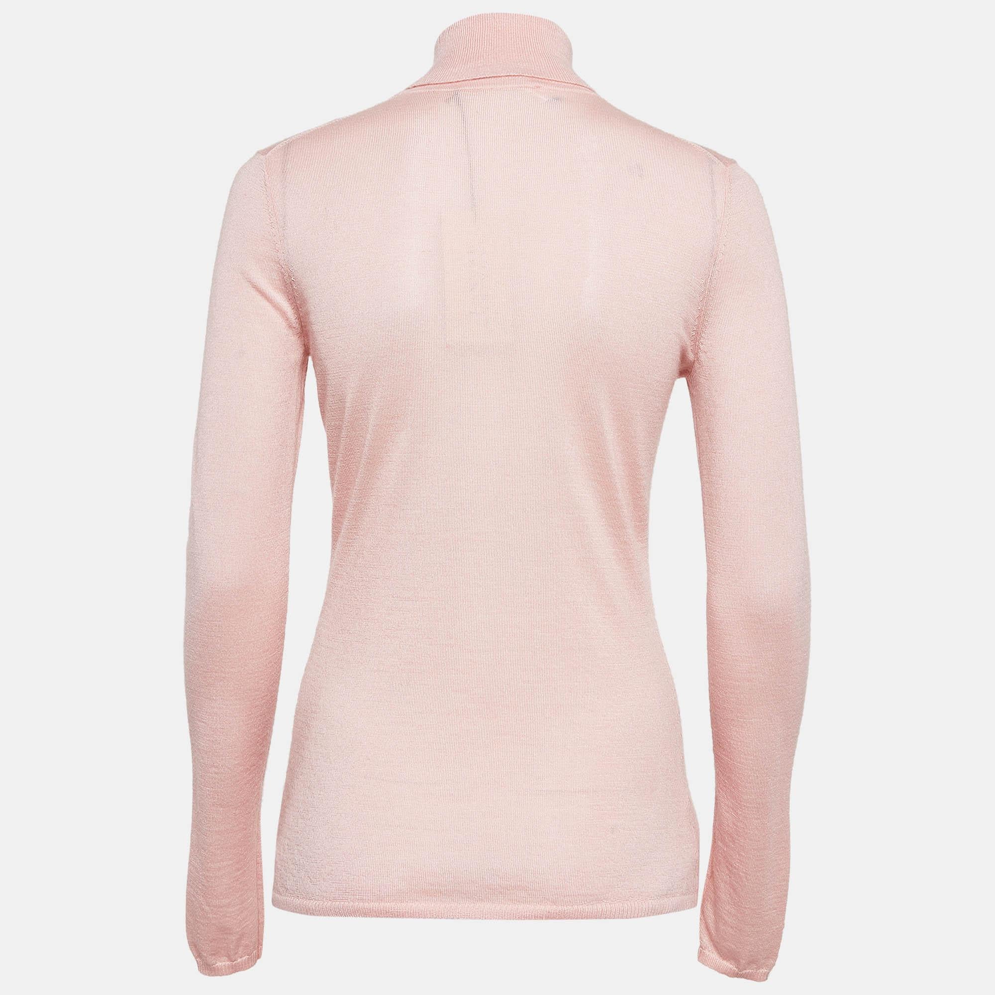 Der Winter und schicke Pullover wie dieser gehen Hand in Hand. Sie wird Sie sicher gut wärmen und entspannen und Ihr Winter-Ensemble auf Vordermann bringen.
